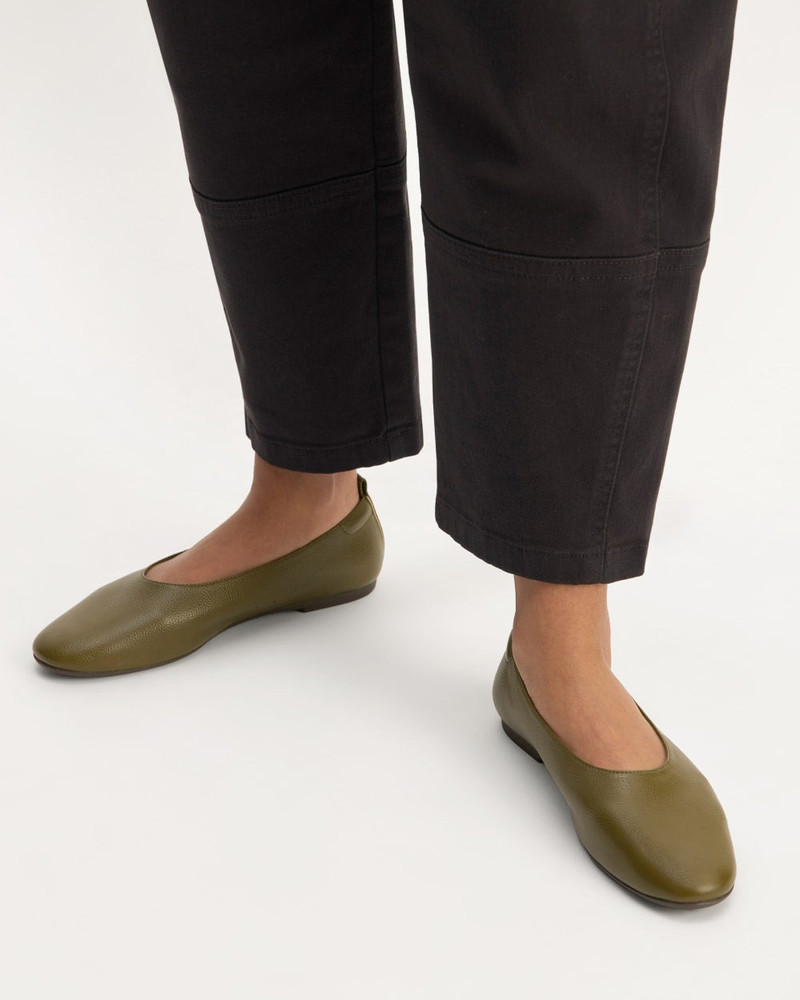 EVERLANE THE DAY GLOVE outlook