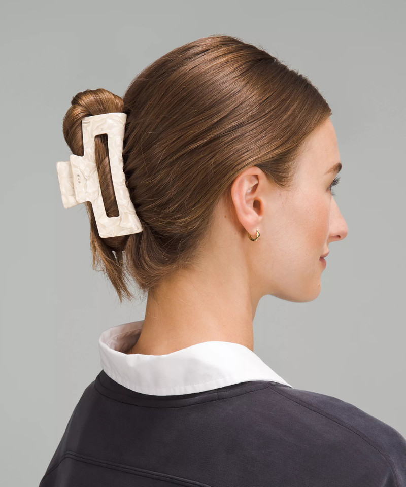 lululemon Extra Large Claw Hair Clip outlook