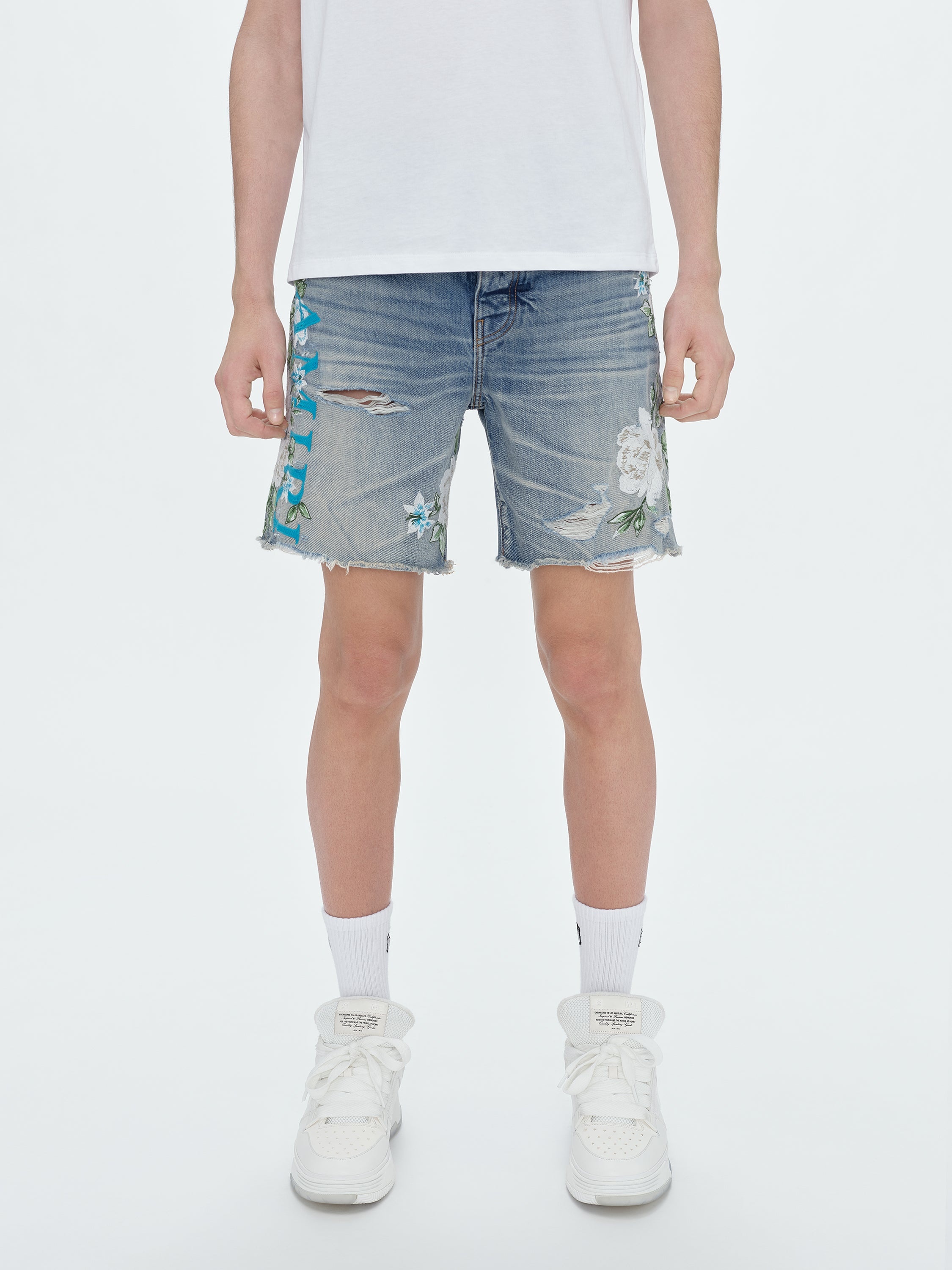 EMBROIDERED FLORAL LOGO SHORT - 3