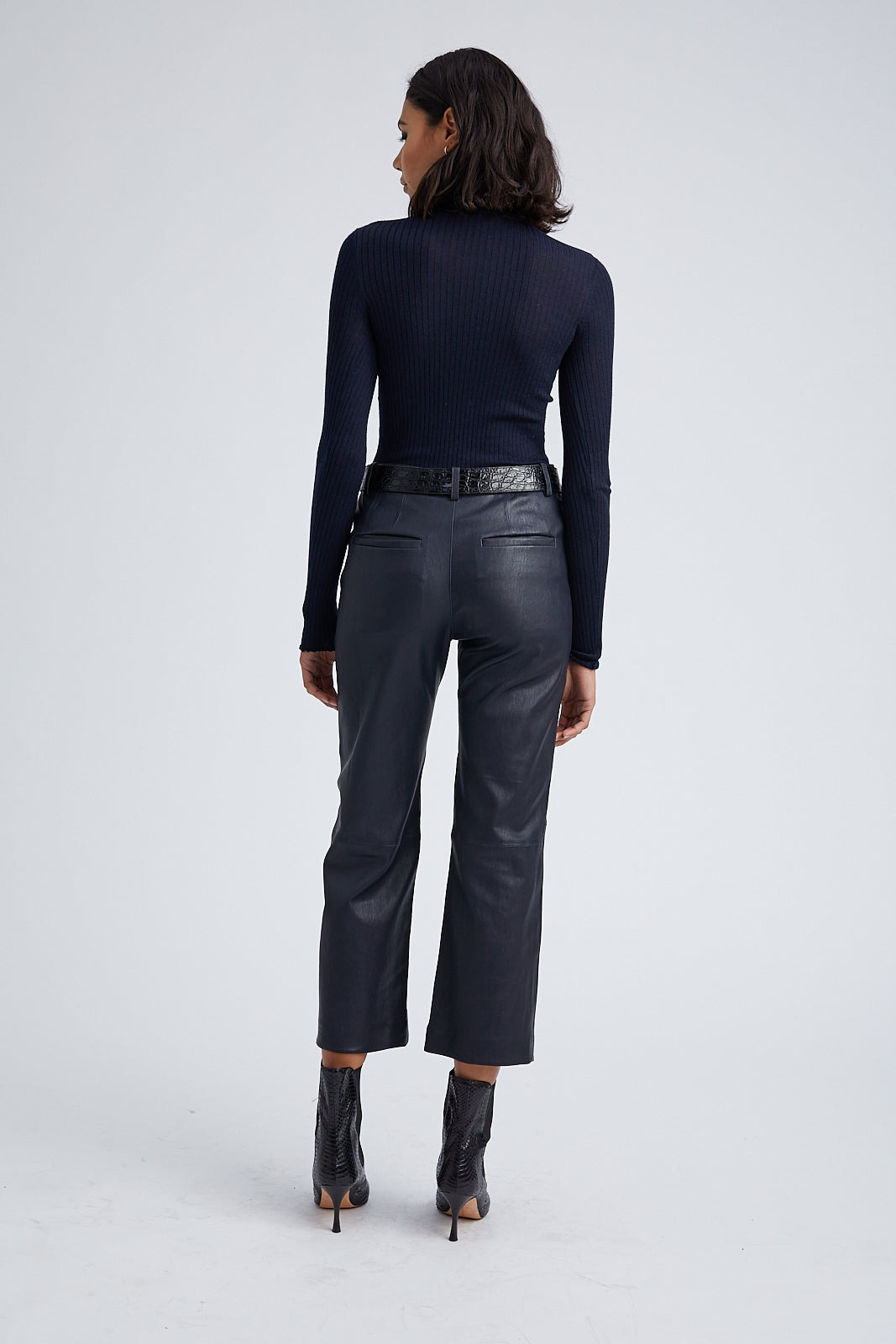 NAVY LEATHER CROPPED TROUSERS - 4