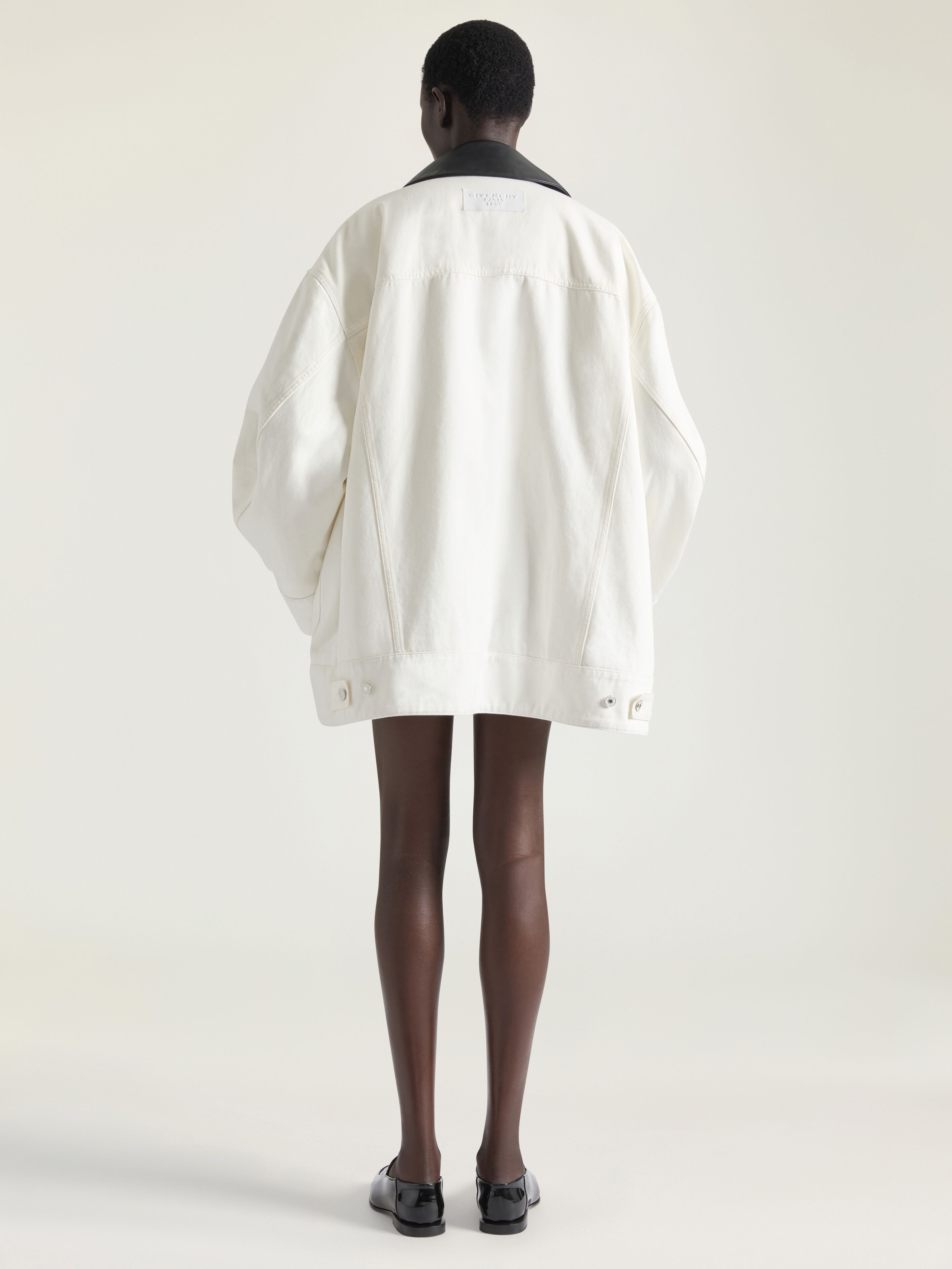 COCOON JACKET IN WHITE DENIM WITH LEATHER COLLAR - 3