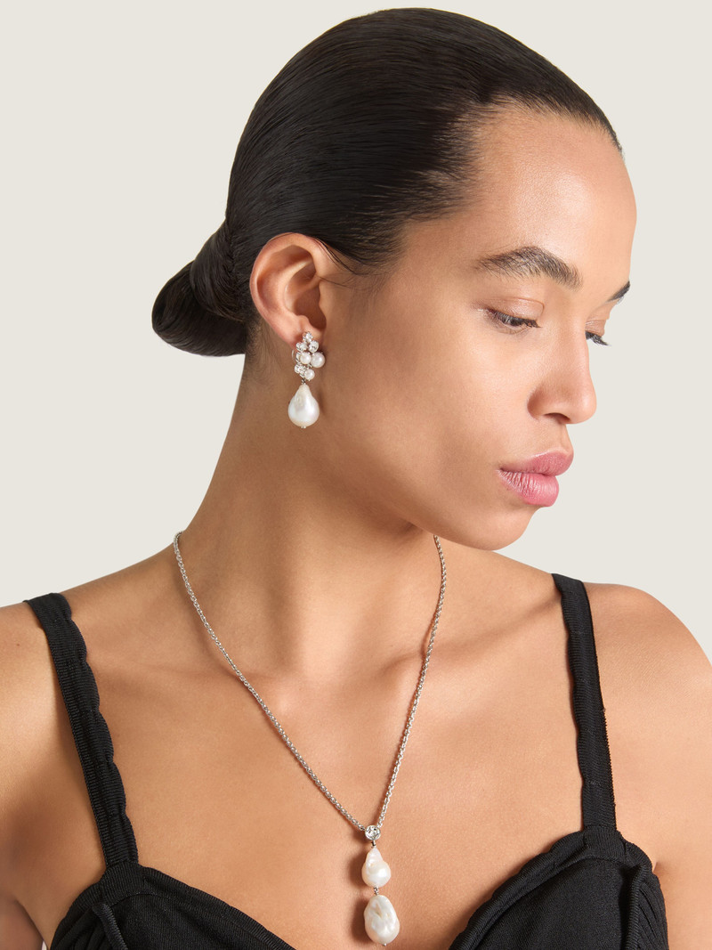 Givenchy CRYSTAL PEARL NECKLACE IN METAL, CRYSTALS AND PEARLS outlook