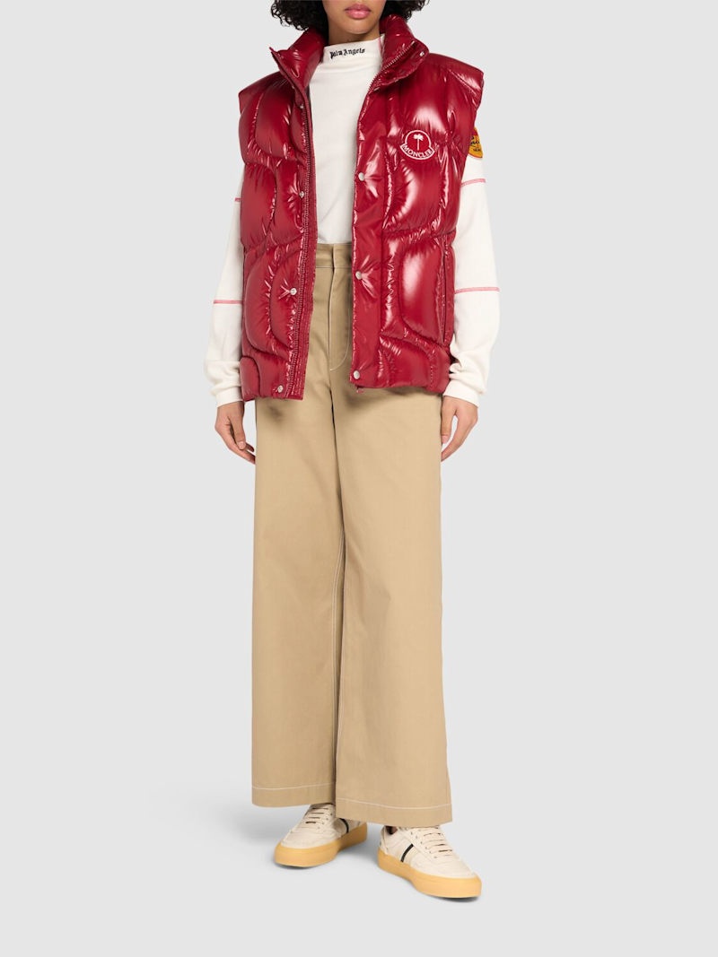 【MONCLER】XPalm Angels Gwenythベスト Gwenyth Down Vest Moncler x Palm Angels in RED - RED | Palm