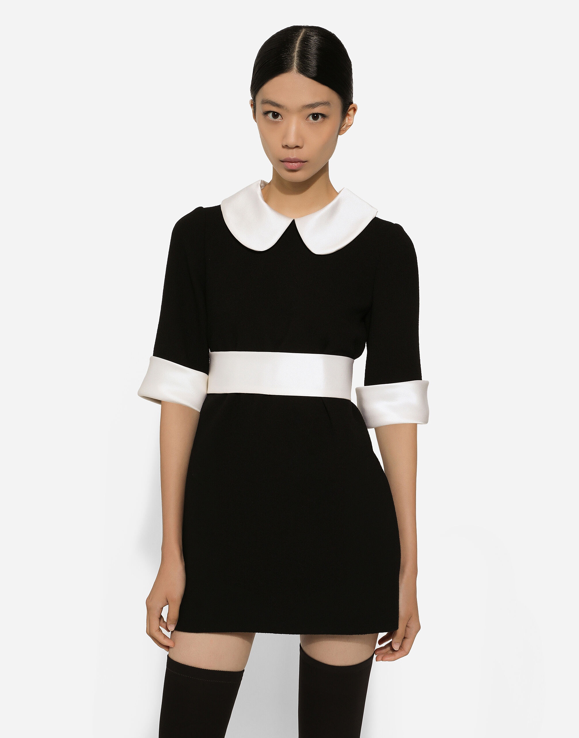 Short wool crepe dress with satin details - 7