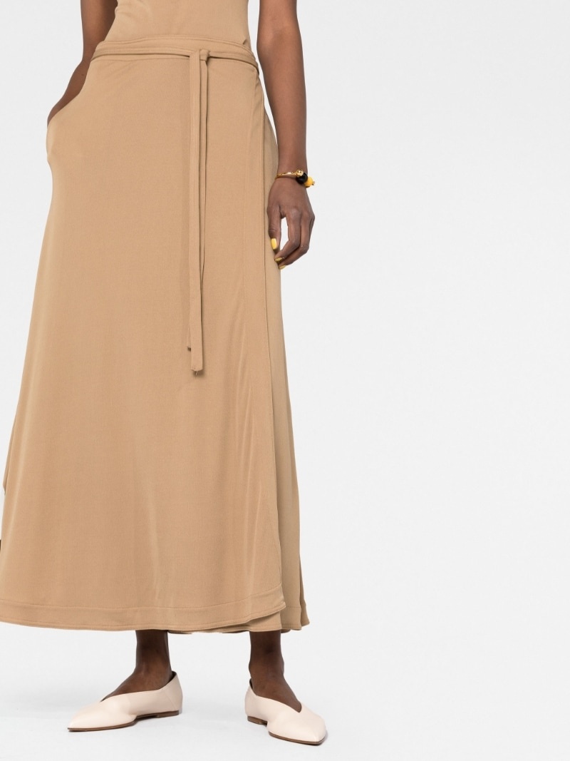 【Toteme】ローライズ maxiスカート Totême tied-waist maxi skirt | farfetch | REVERSIBLE