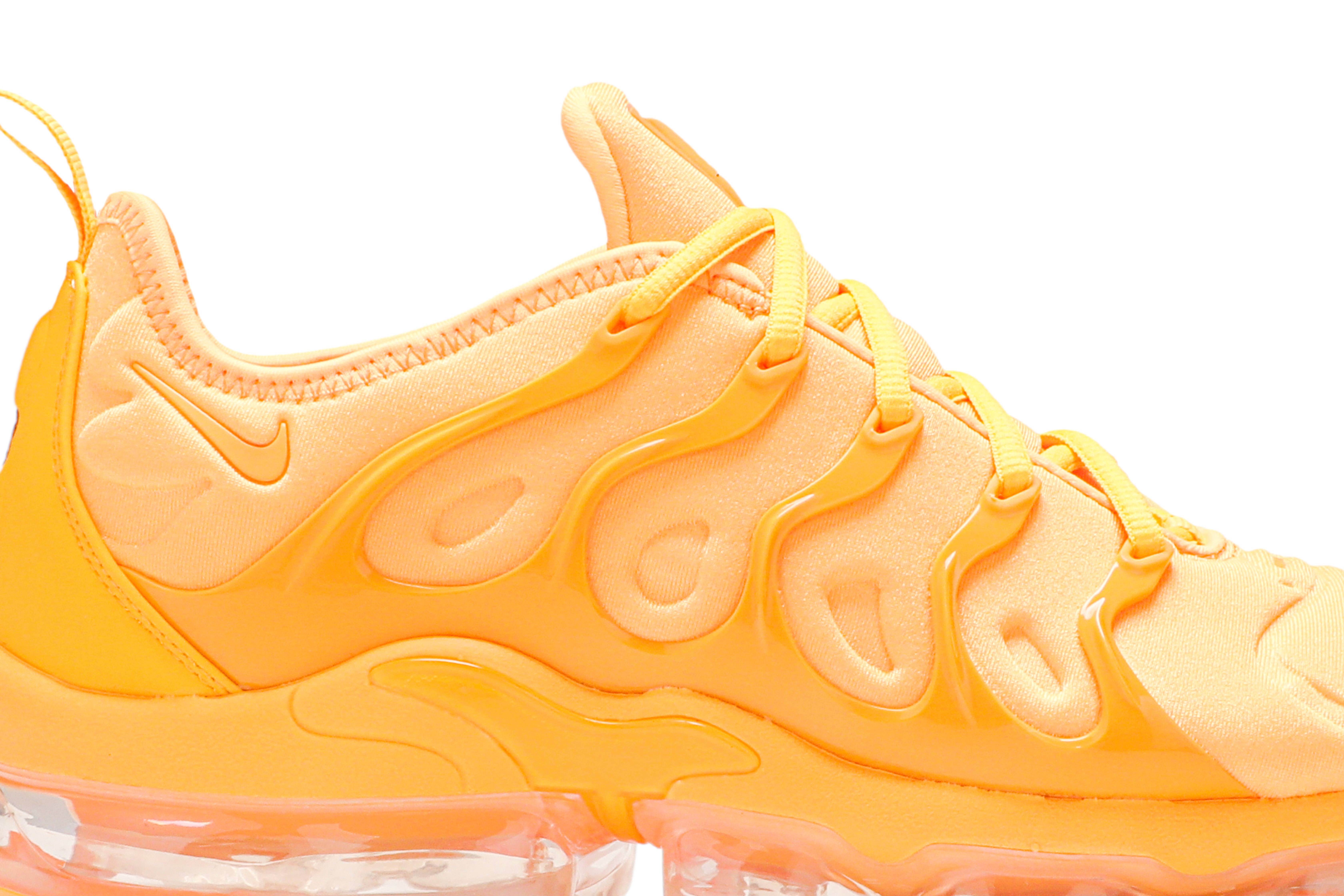 Wmns Air VaporMax Plus 'Orange' - 2