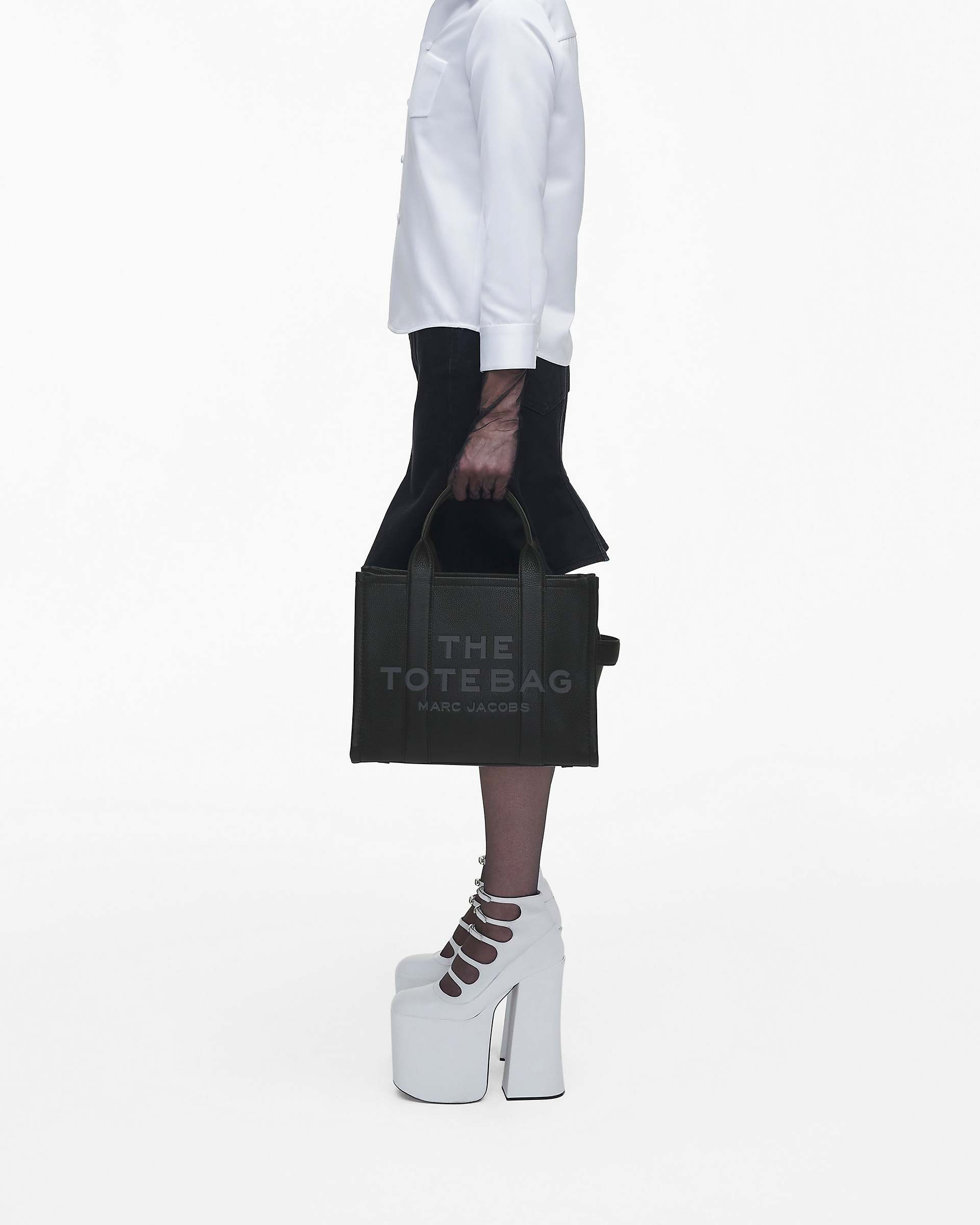 THE LEATHER SMALL TOTE BAG - 9