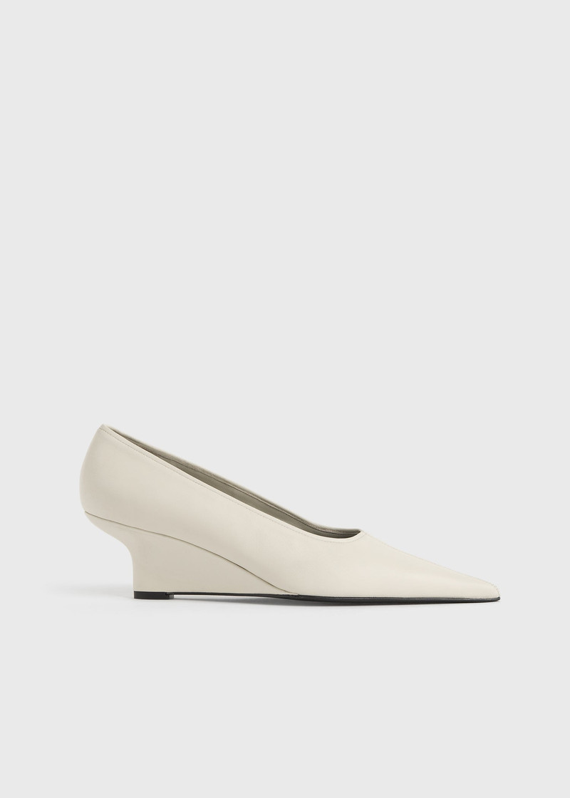 Sharp nappa wedge pumps white 1
