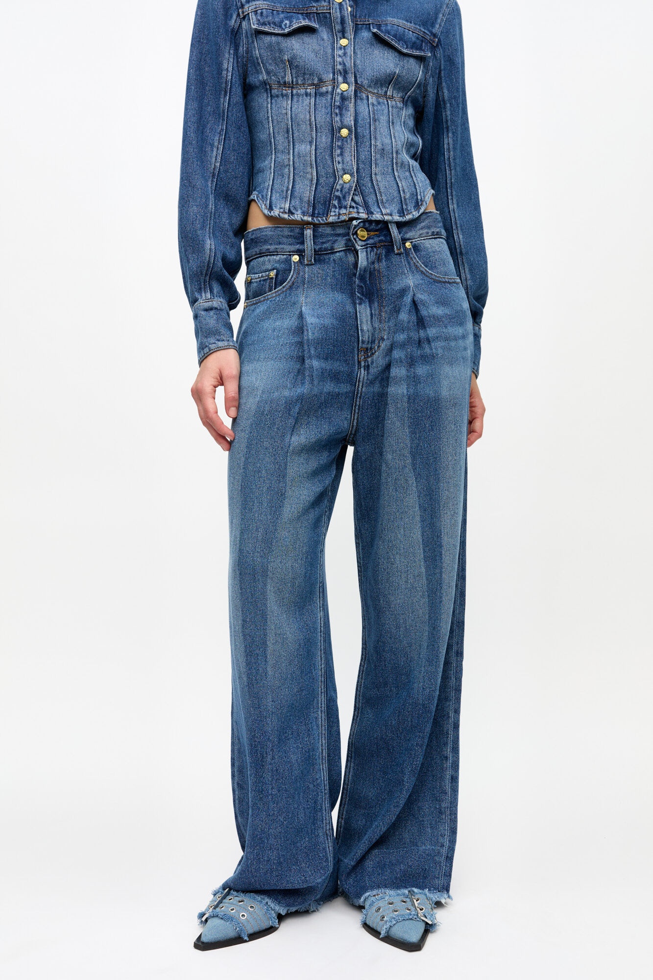 BLUE LIGHT DENIM PLEATED JEANS - 3