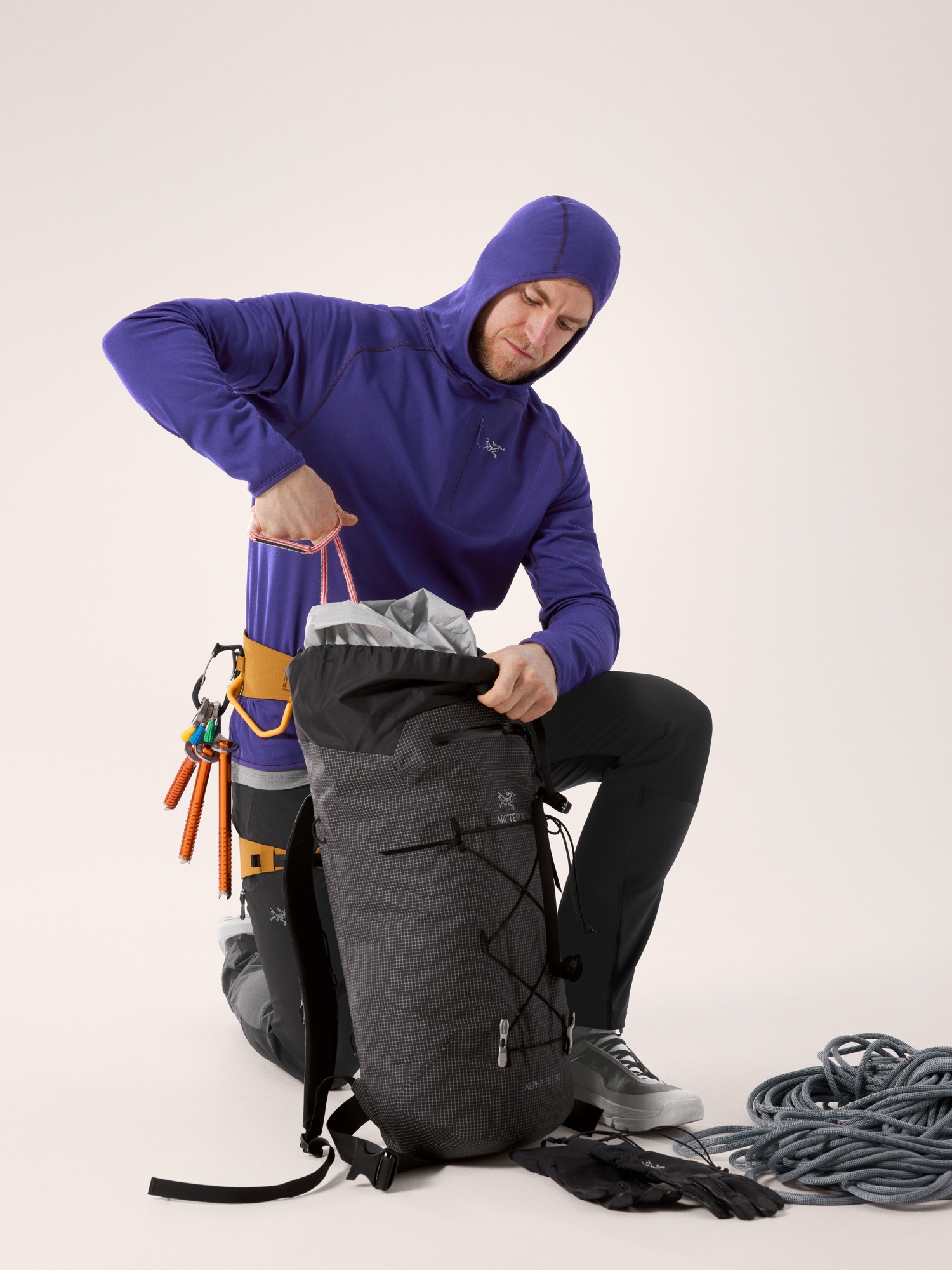 Delta Pullover Hoody - 3