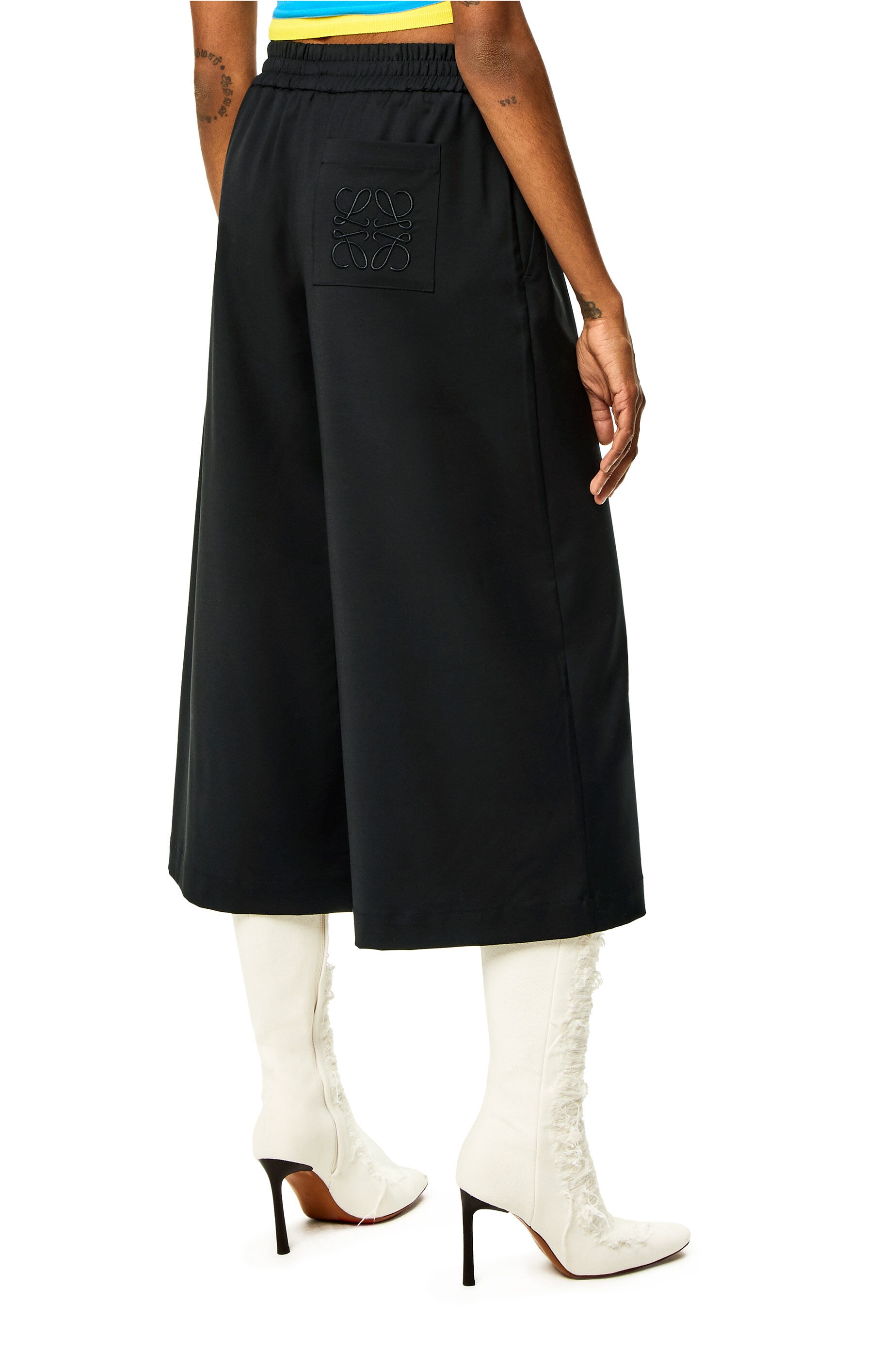 Cropped trousers in wool - 4