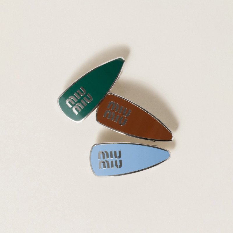 Enamelled metal clips 1