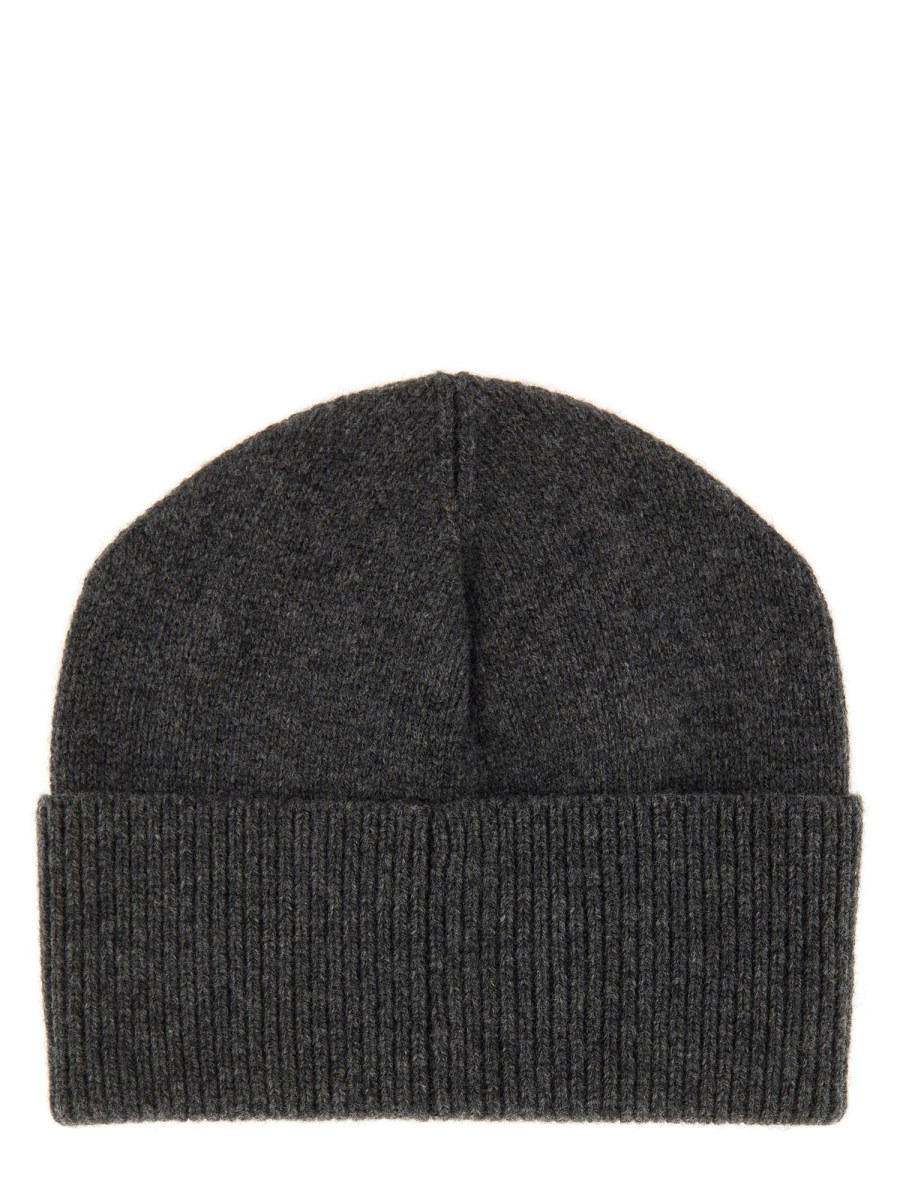 BERRETTO IN LANA MERINO E CASHMERE CON ETICHETTA E LOGO - 2
