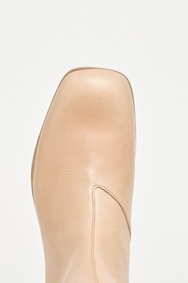 Our Legacy Michaelis Boot Waxy Natural Tan Leather outlook