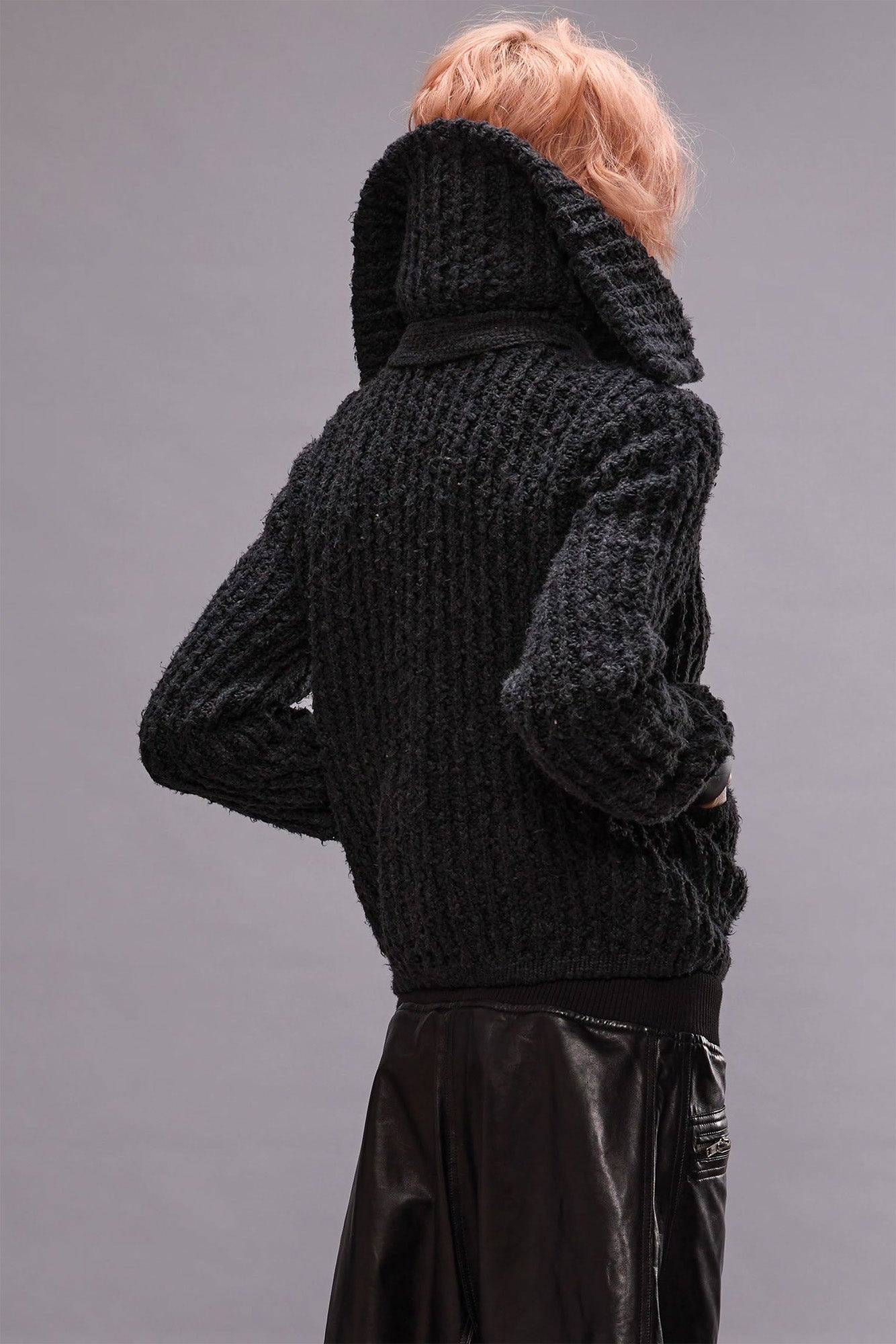 HIGH NECK SHRUNKEN CARDIGAN - WASHED BLACK - 4