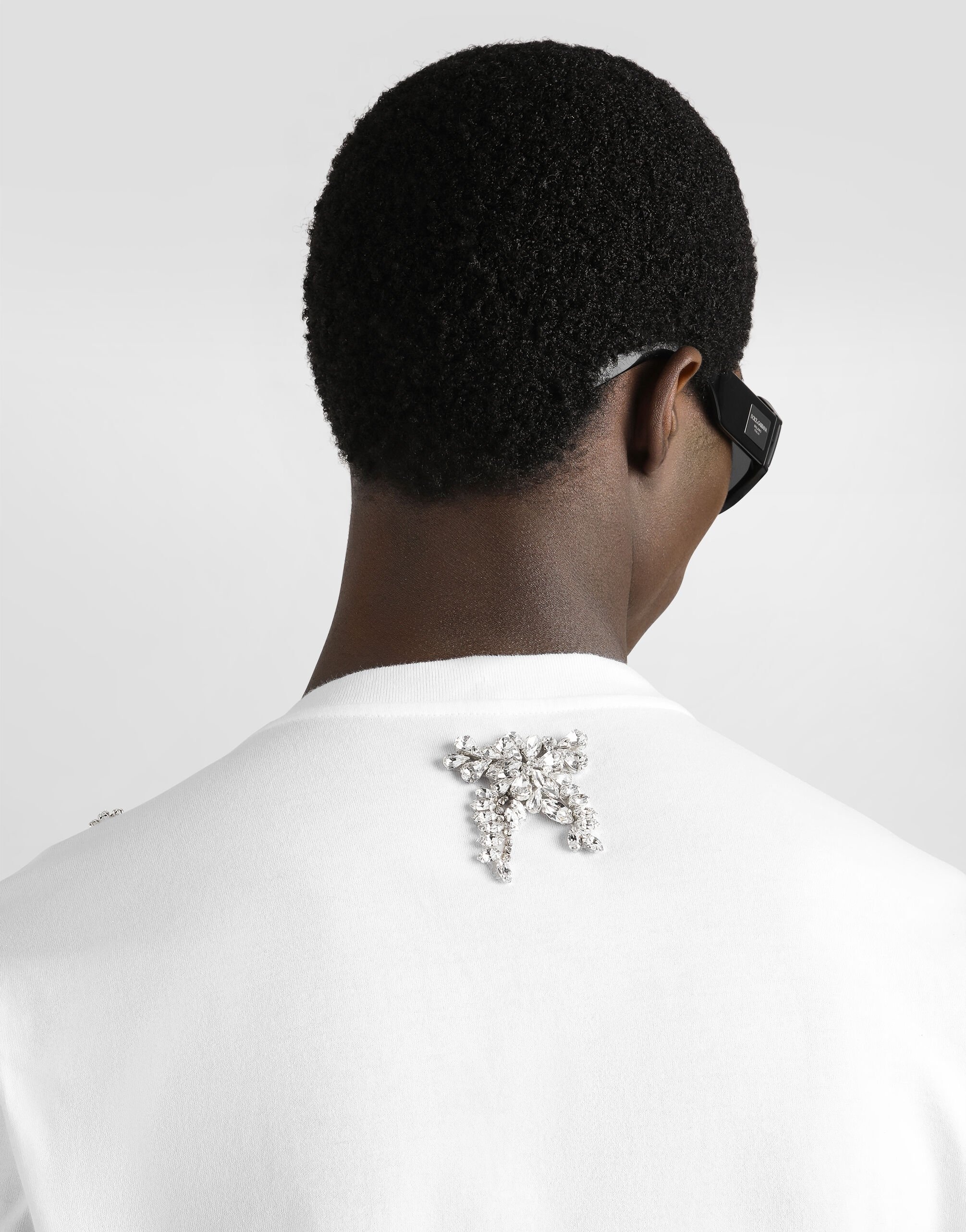 cotton t-shirt with embroidery and brooch - 4