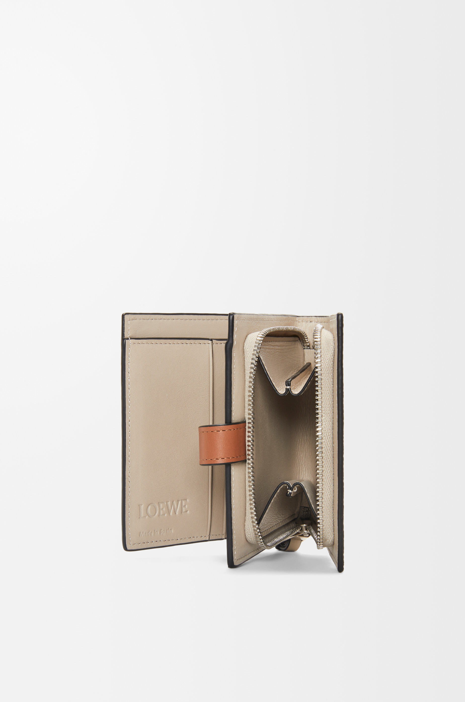 Compact zip wallet in soft grained calfskin - 3