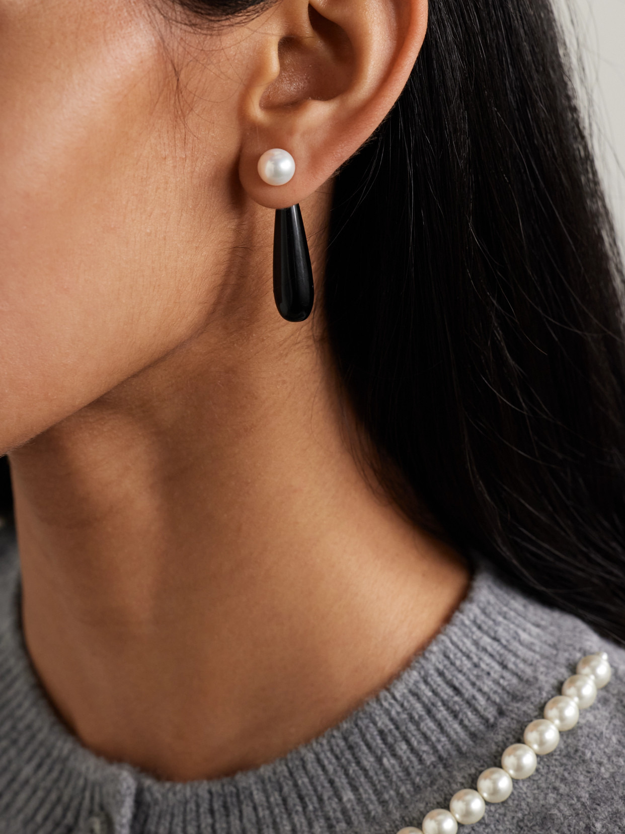 Small Angelyne Silver, Onyx And Pearl Earrings - 2