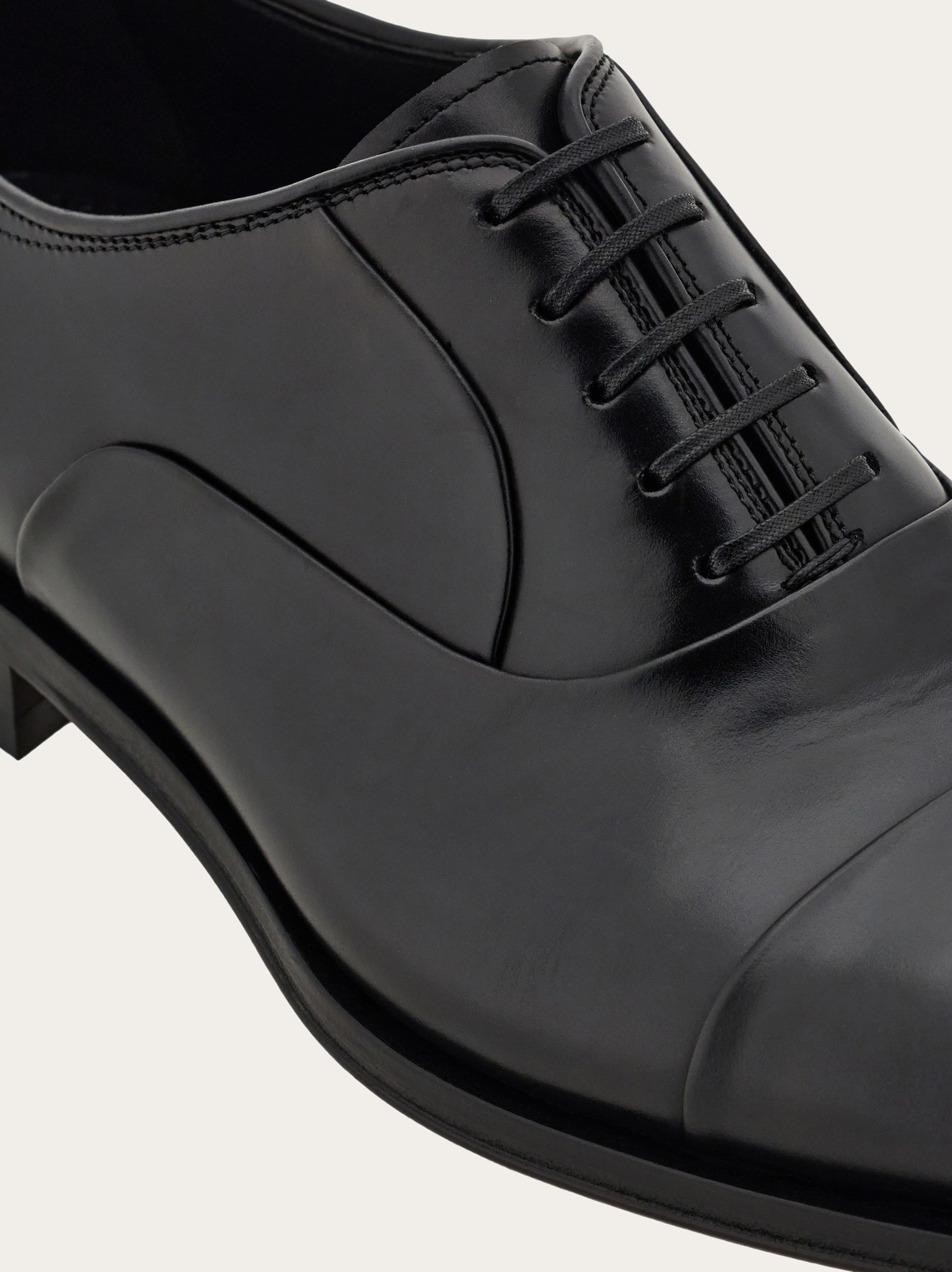 Oxford shoe with toe cap - 6