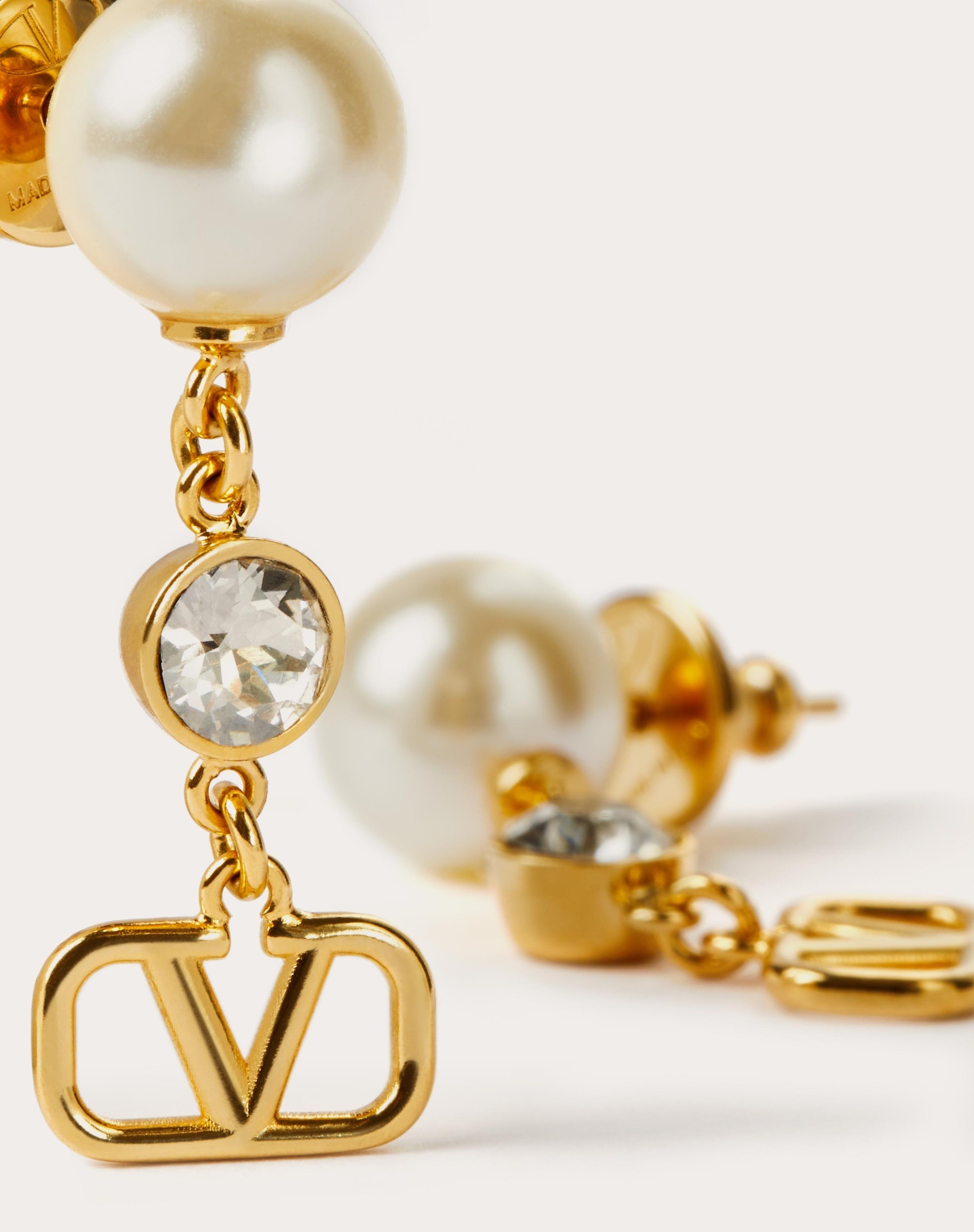 VLOGO SIGNATURE EARRINGS IN METAL, PEARL AND SWAROVSKI® CRYSTALS - 2