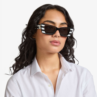 JIMMY CHOO Kalila
Black and White Rectangular Sunglasses outlook