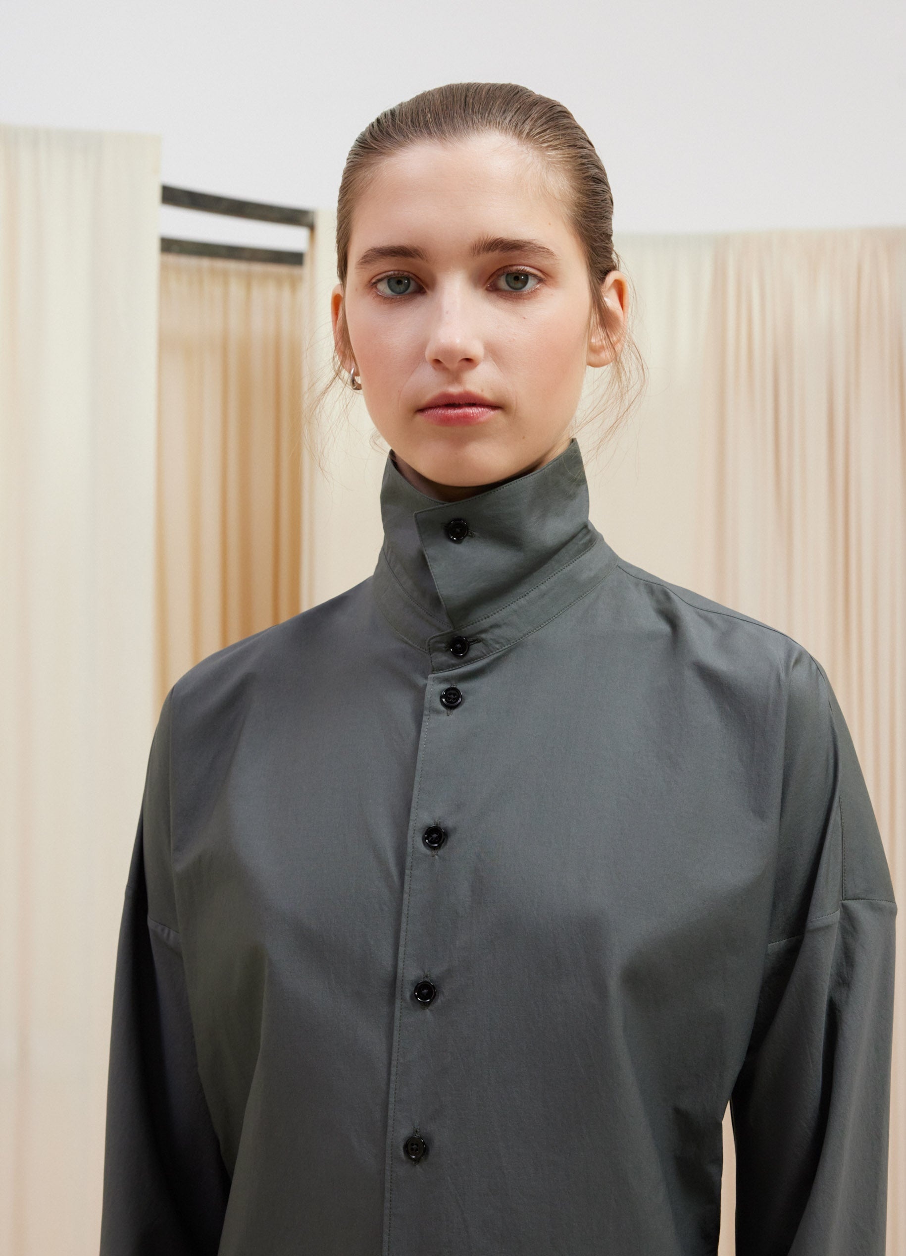 Lemaire FITTED BAND COLLAR SHIRT | REVERSIBLE