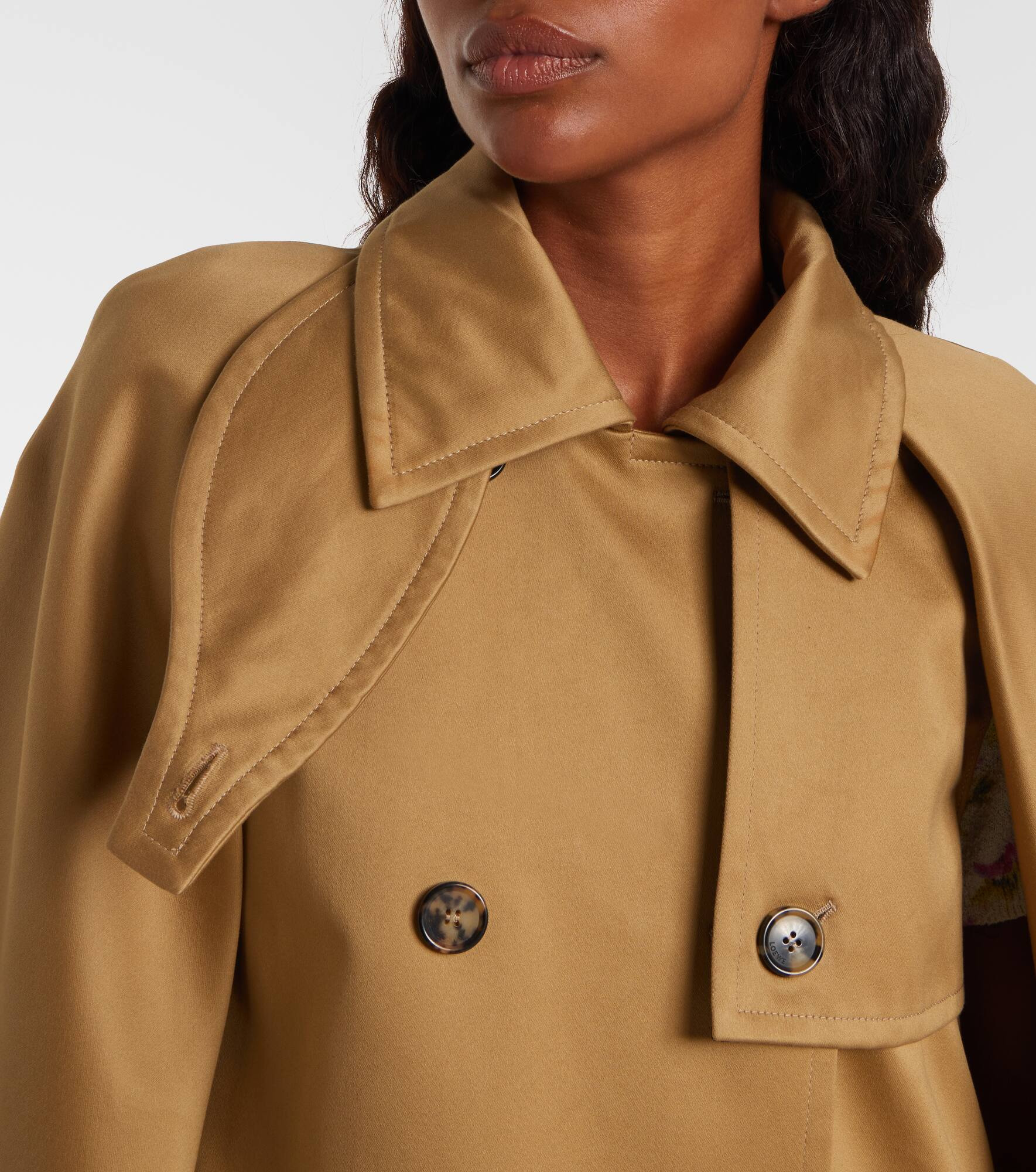 Caped double-breasted cotton gabardine jacket - 4