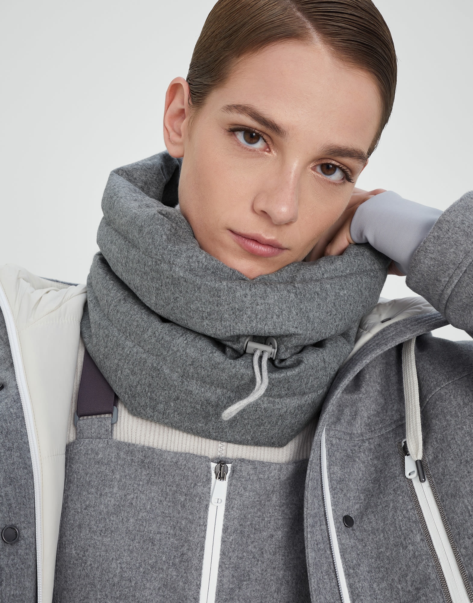 Bonded wool flannel neck warmer with down padding, zipper and shiny trim - 3