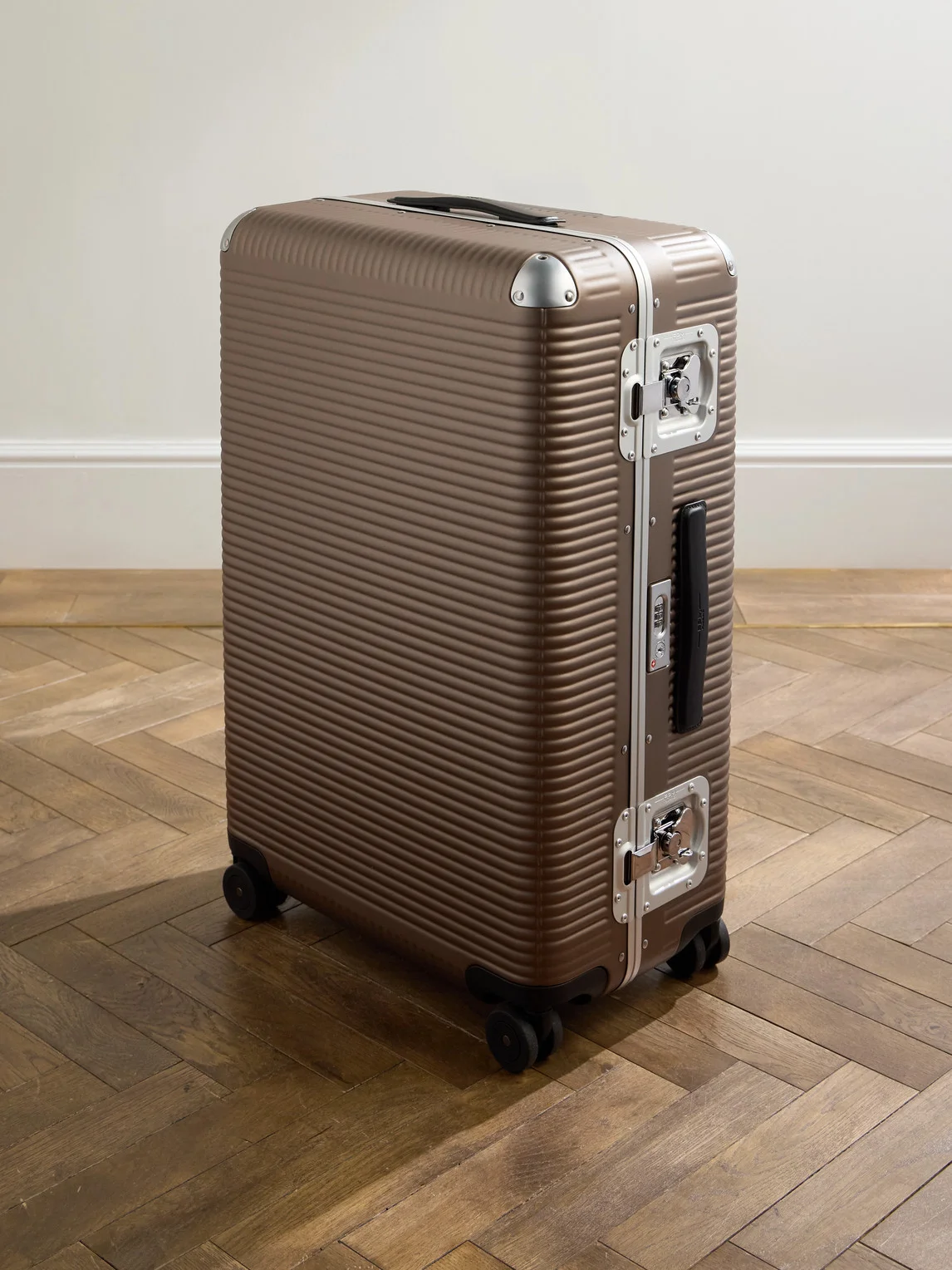 Bank Light 76cm Leather-Trimmed Makrolon® Polycarbonate Spinner Suitcase - 1