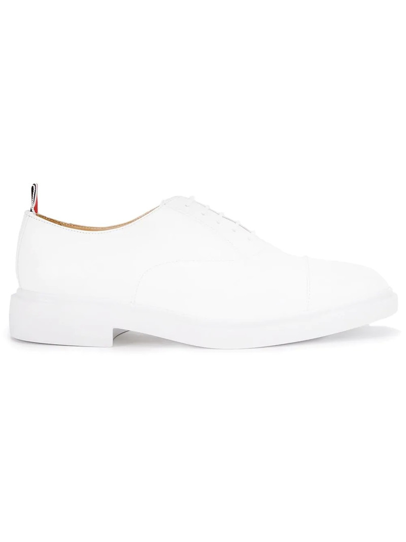 lace-up oxford shoes 1