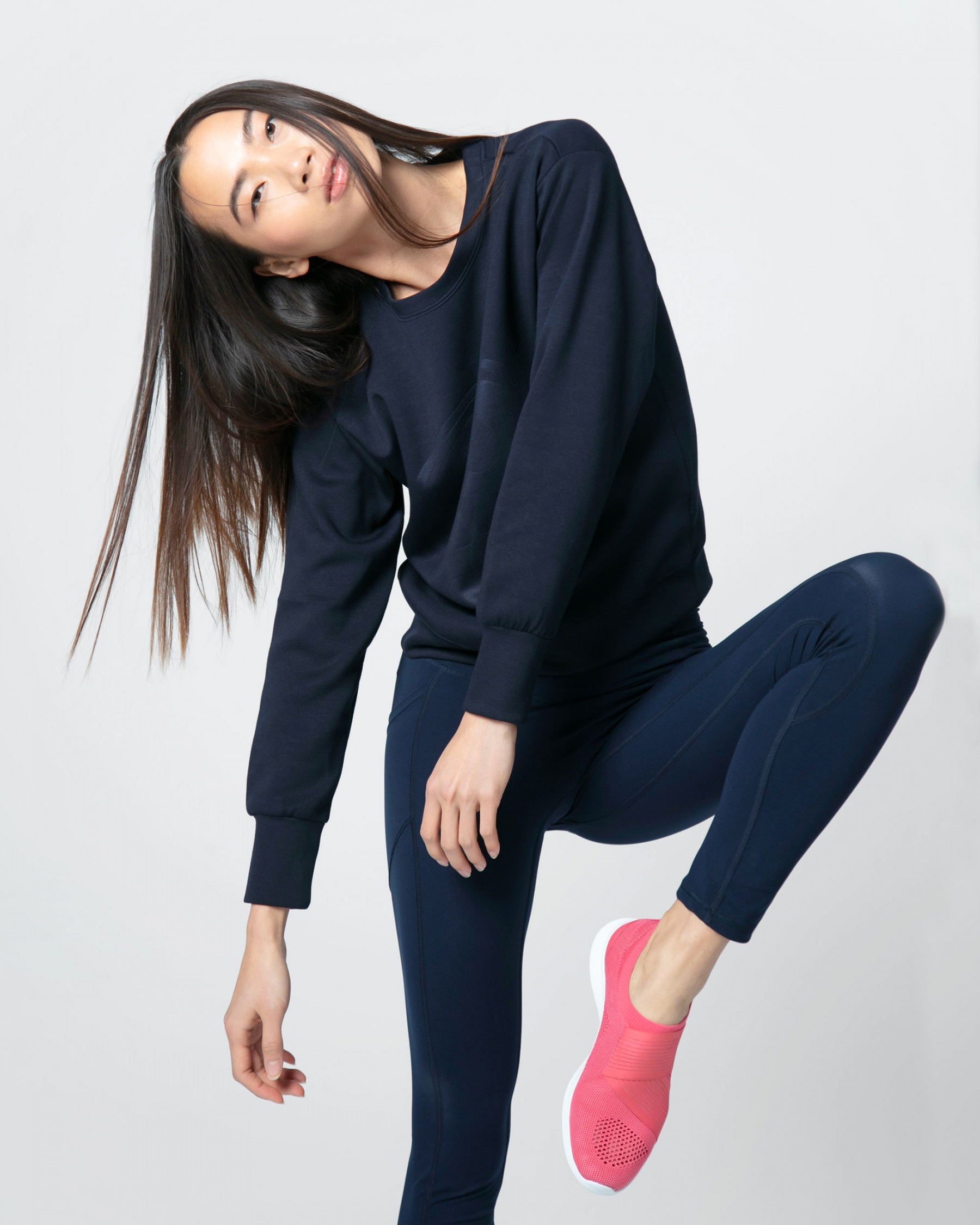 "R" sweater - 3