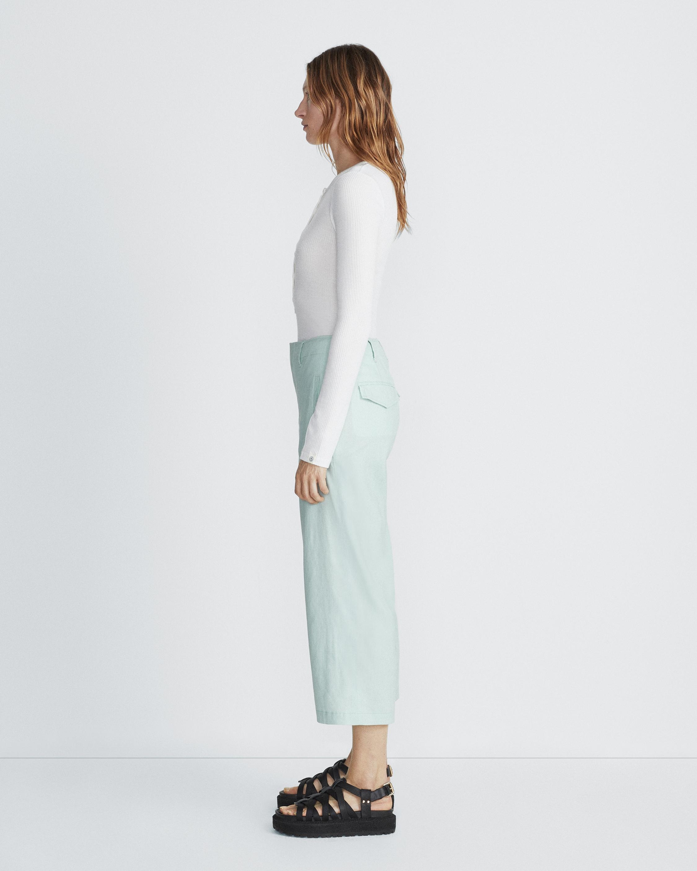 Dylan Cropped Linen Pant
Classic Fit Pant - 3