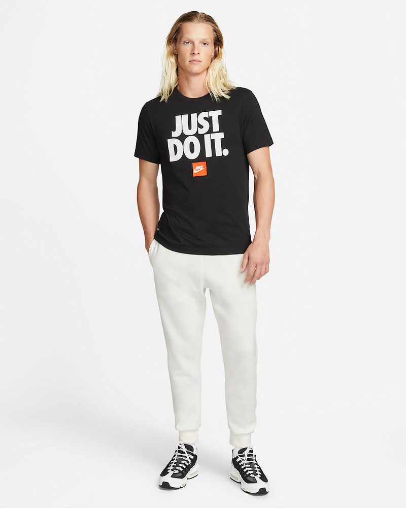 Nike Sportswear Men's T-Shirt 4