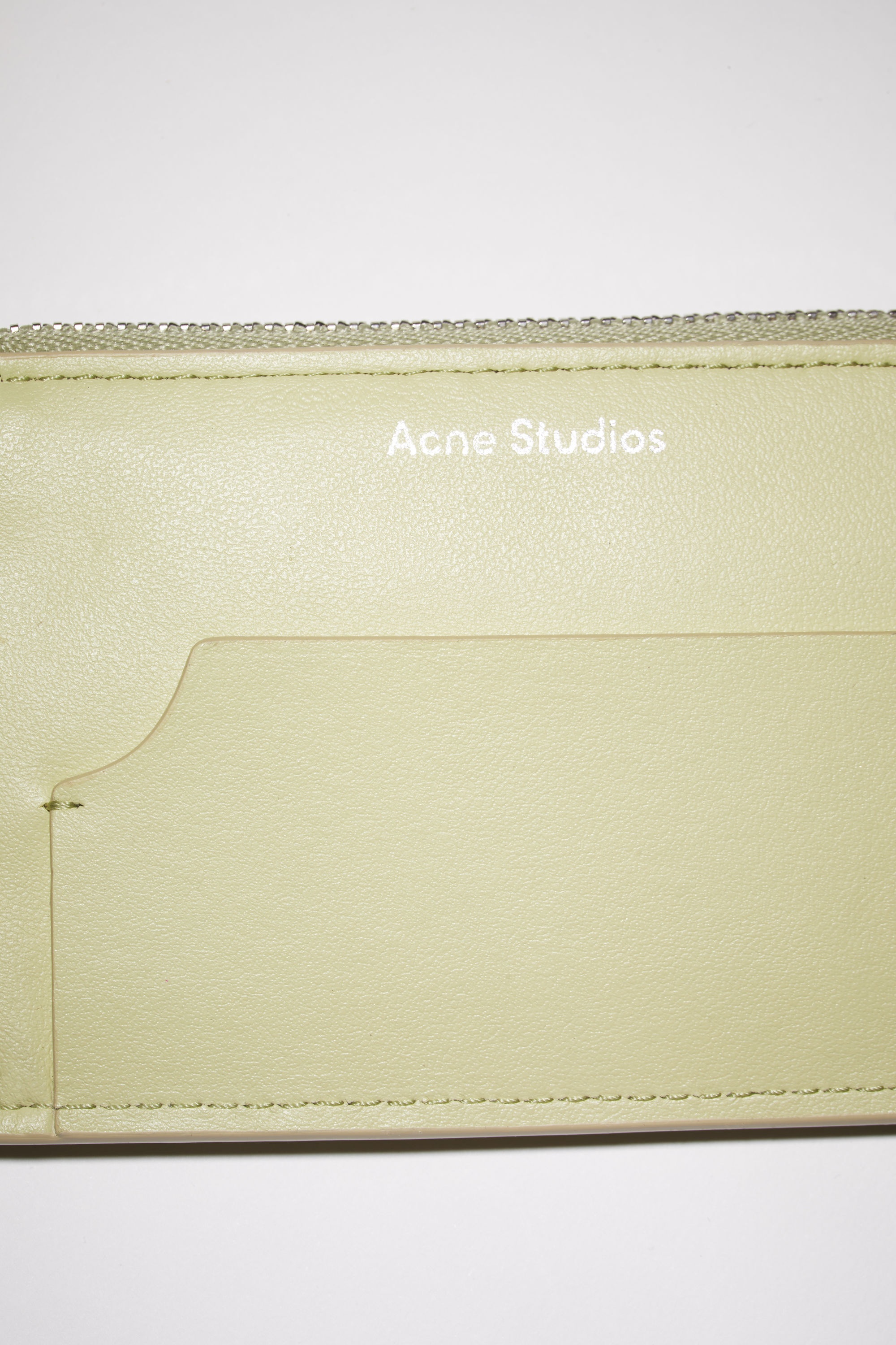 Zippered card wallet - Dusty green - 4
