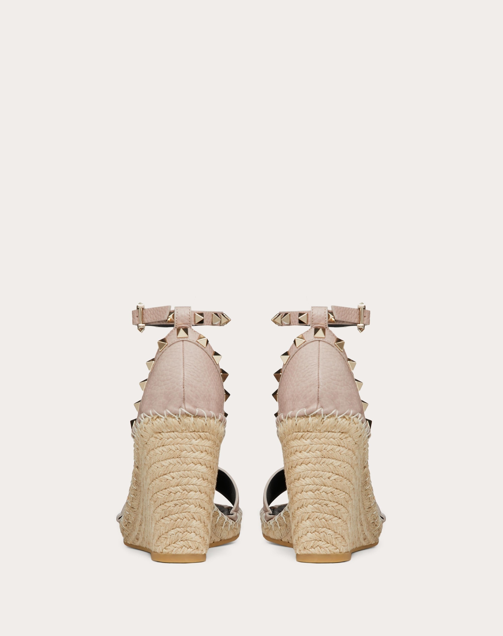 DOUBLE ROCKSTUD GRAINY CALFSKIN WEDGE SANDAL 105 MM - 3