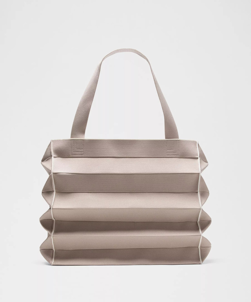 lululemon Fold It Hold It Tote Bag 22L outlook