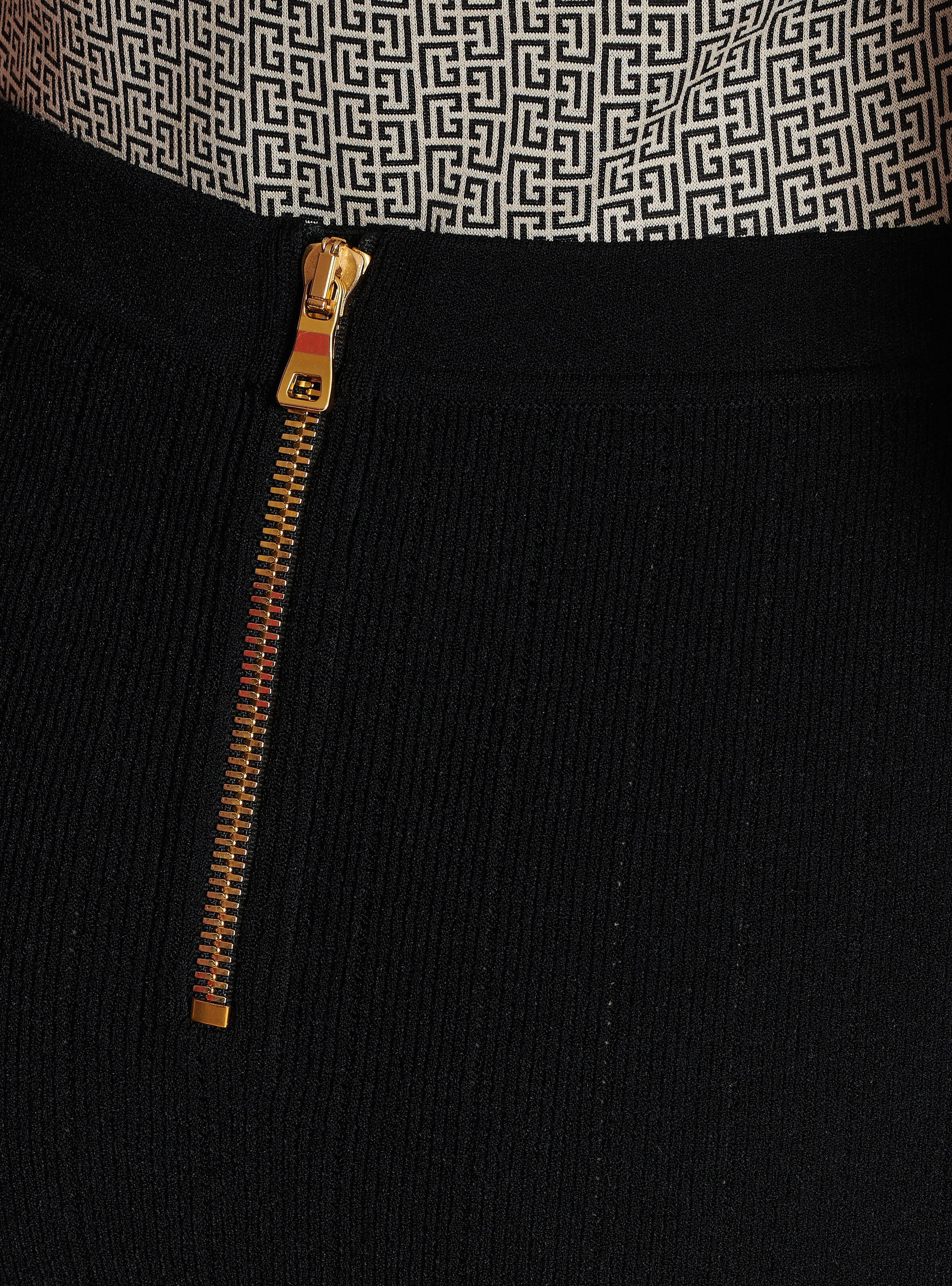 Knit skirt with buttons - 6