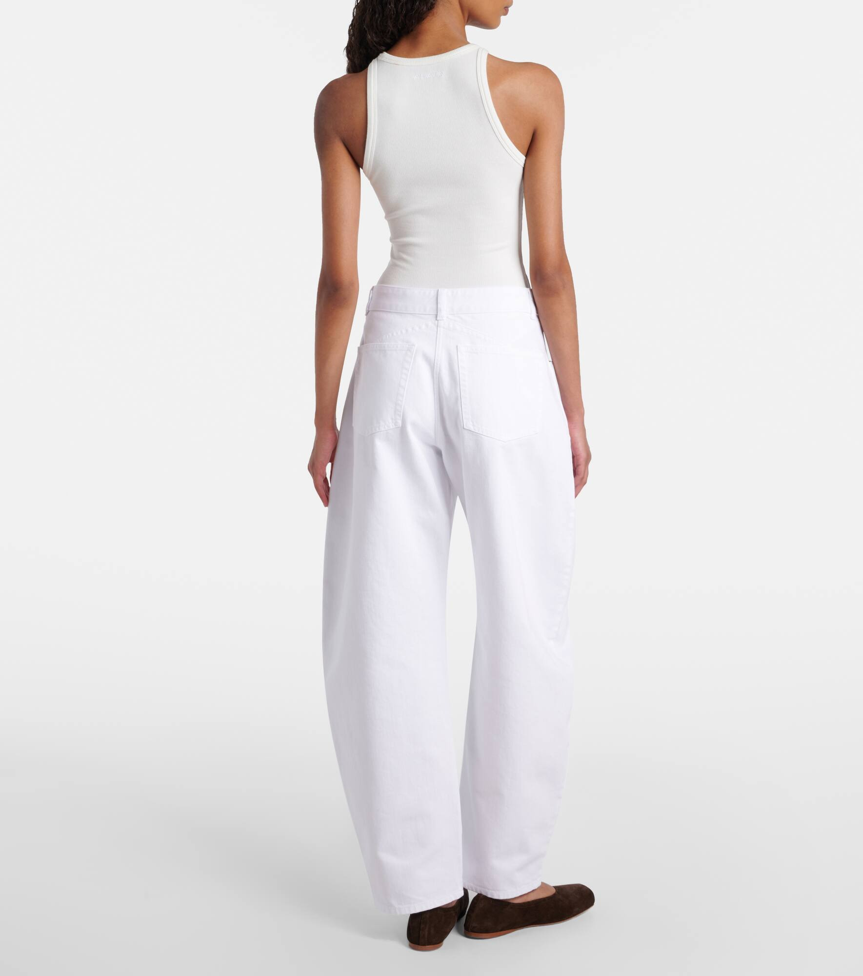 Mid-rise barrel-leg jeans - 3