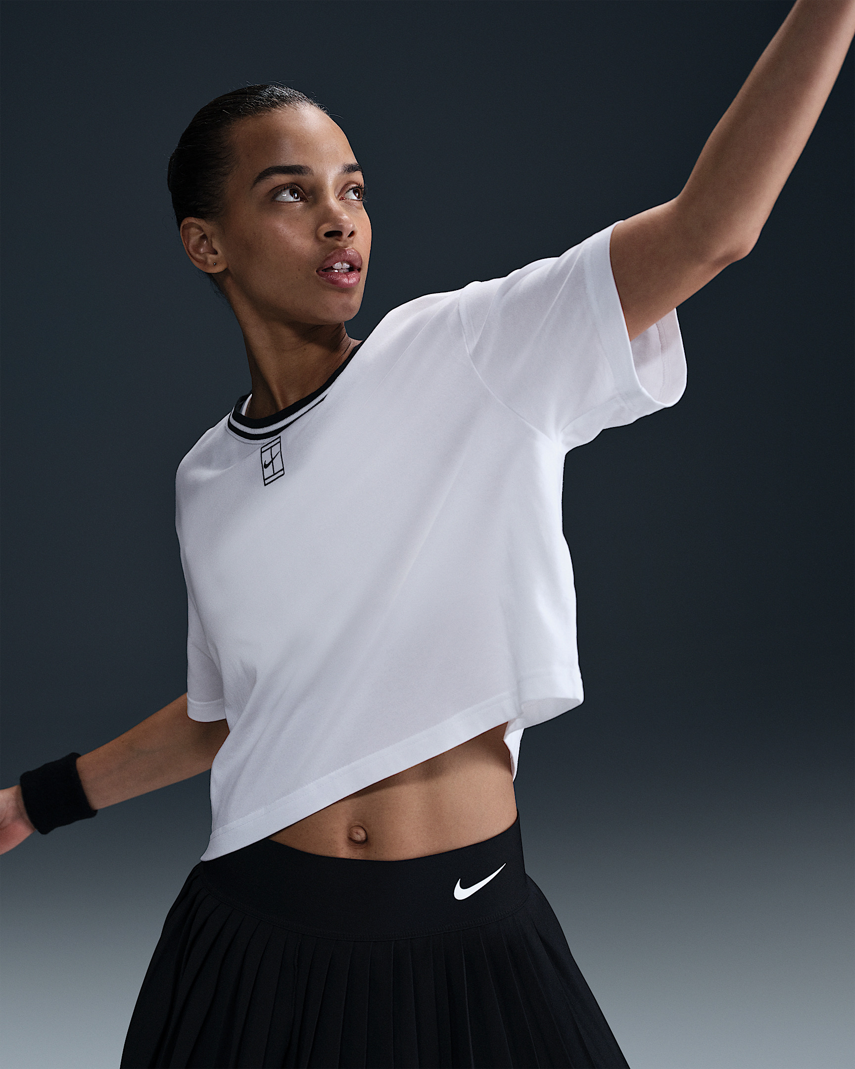 Nike Heritage Women's Dri-FIT Short-Sleeve Cropped T-Shirt - 3