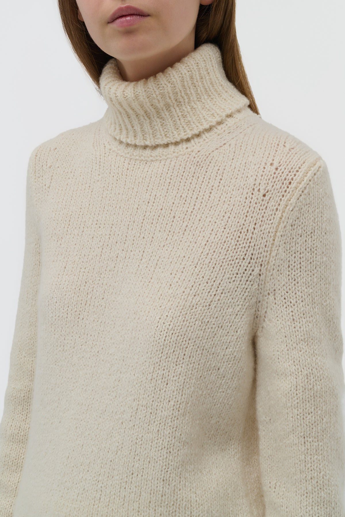 Nelle Knit Turtleneck in Ivory Cashmere - 6