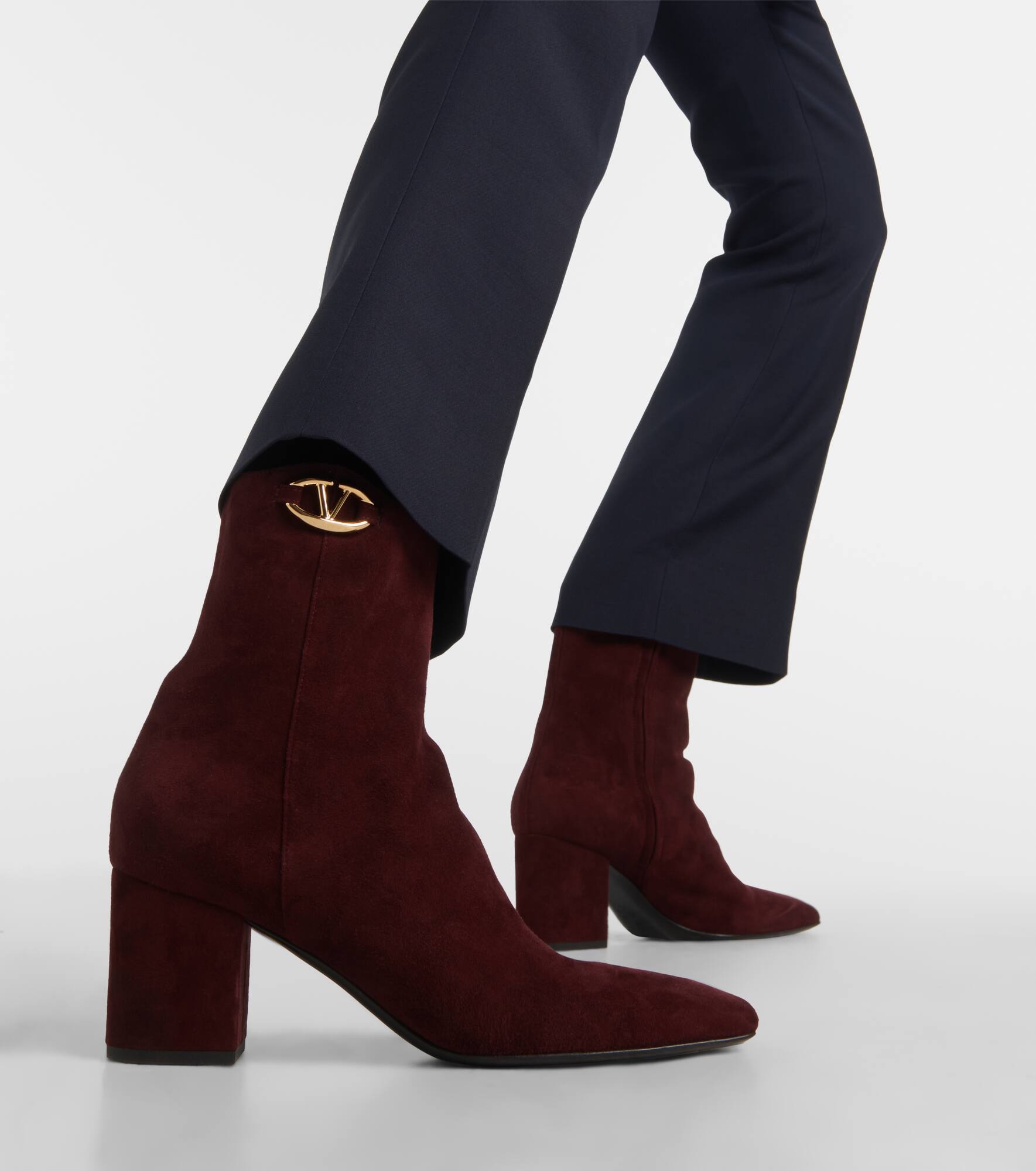 VLogo The Bold Edition suede booties - 4