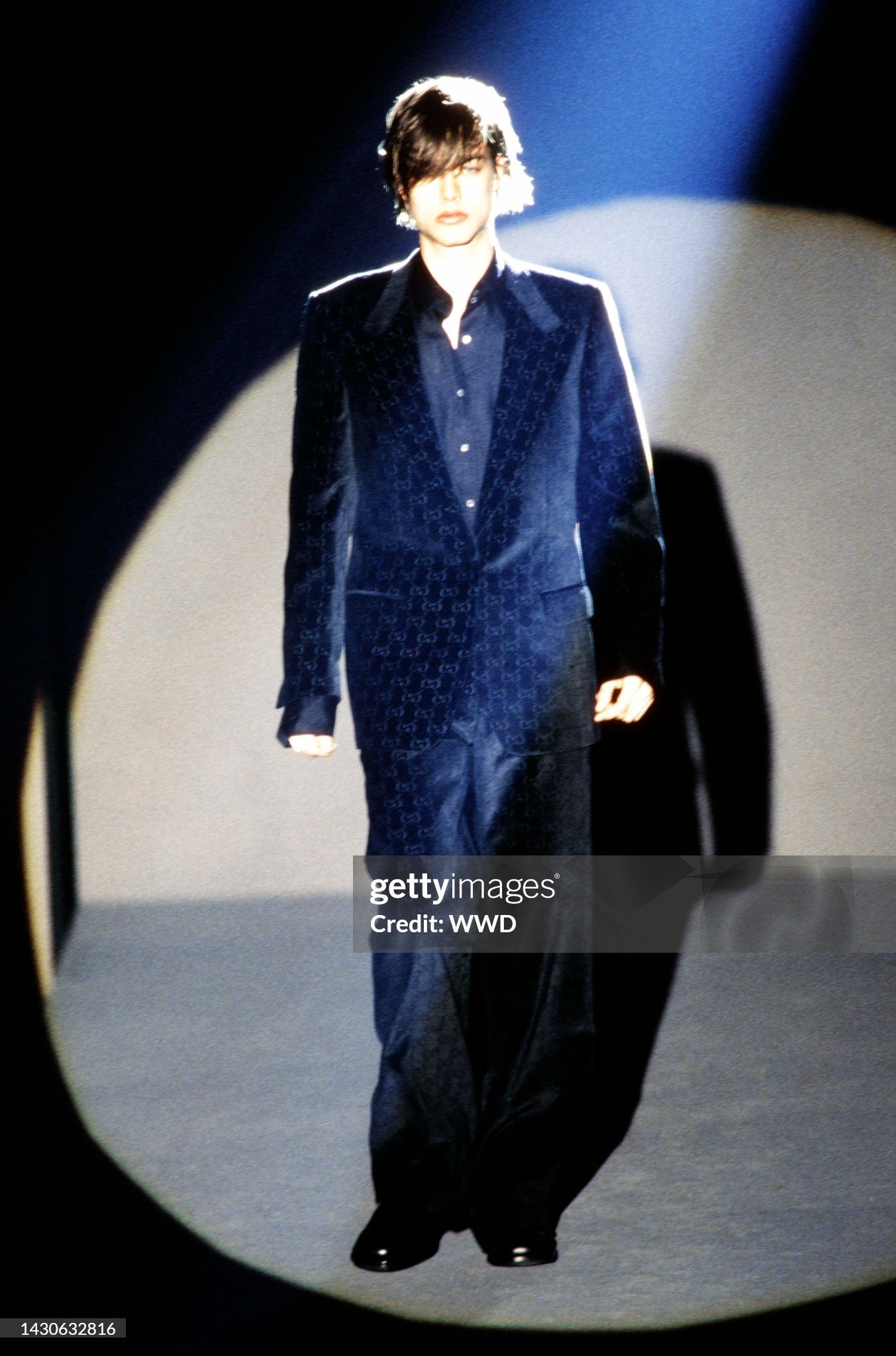 Gucci Fall 1997 Tom Ford Men’s Navy Monogram Velvet Trousers Pants 44 - 6