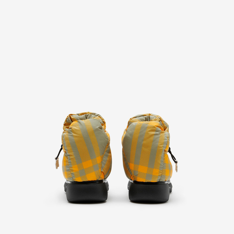 Check Pillow Boots 4