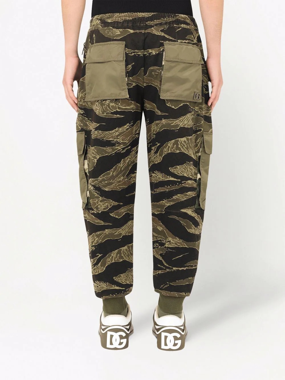 camouflage pattern tapered trousers - 4