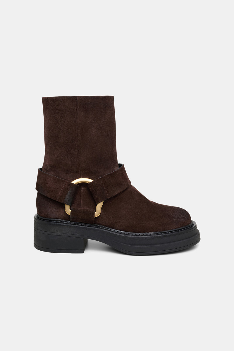 SUEDE SOFTNESS - Short Combat 1