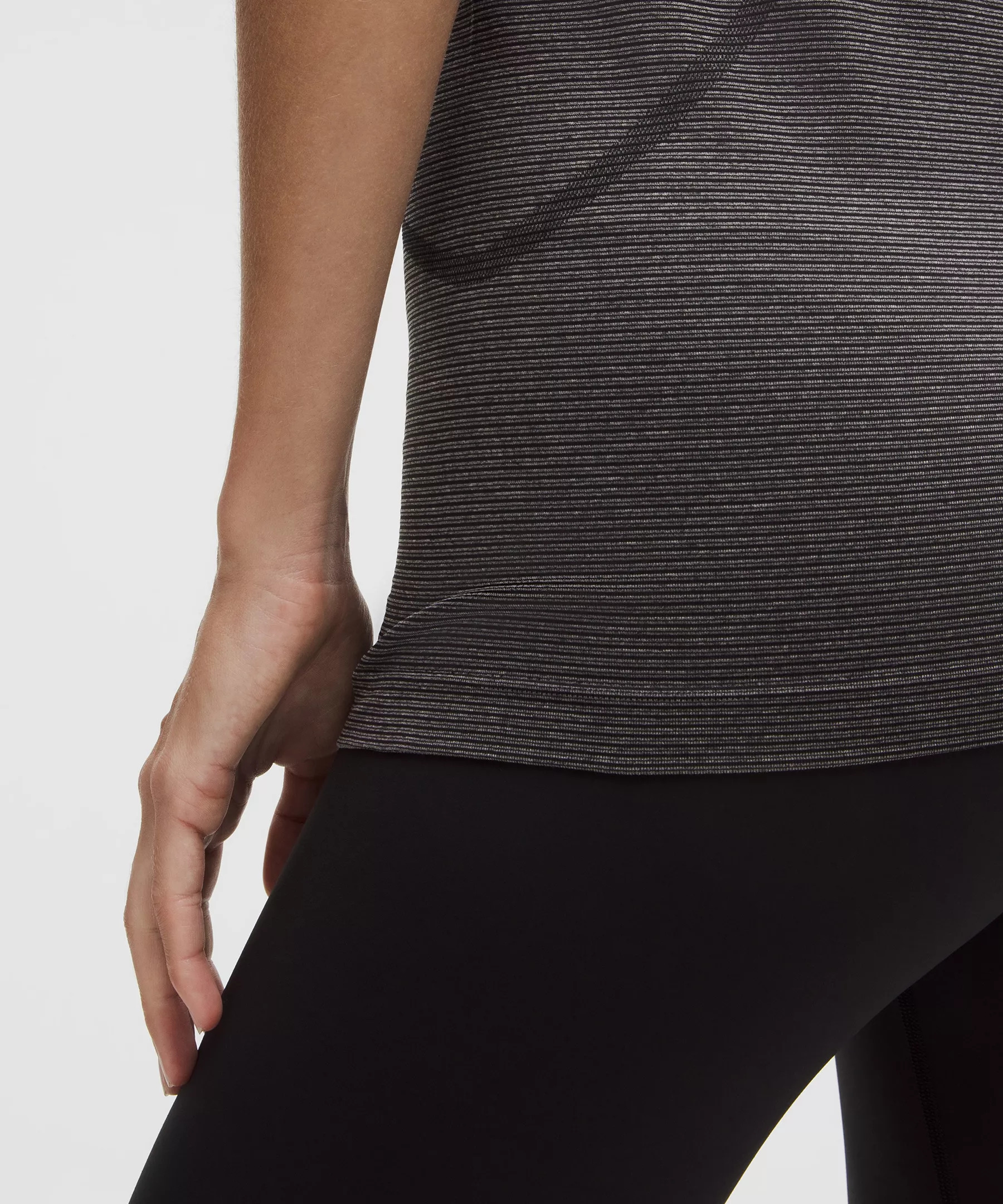 Swiftly Tech Short-Sleeve Shirt 2.0 *Hip Length - 6
