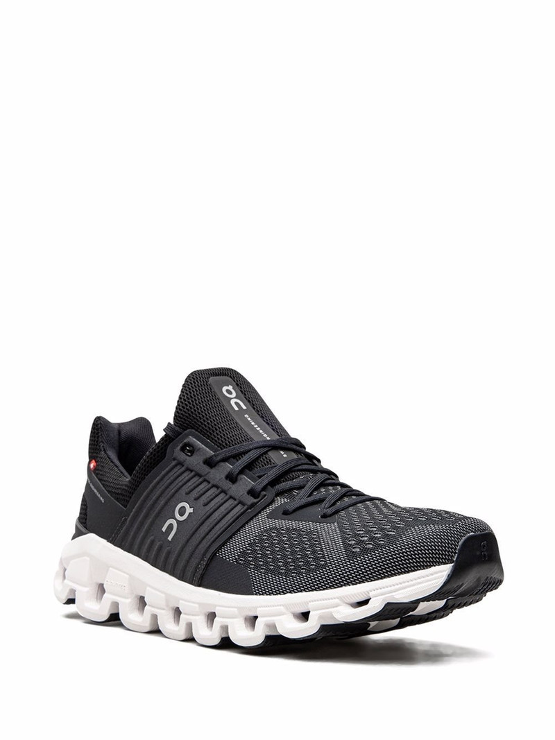 On Cloudswift low-top sneakers outlook
