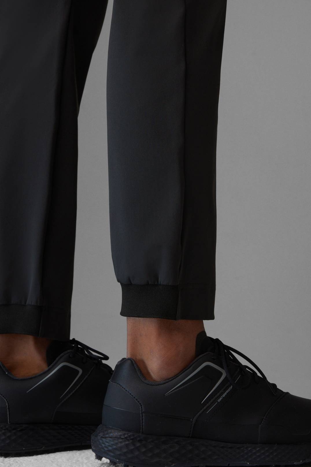 ERIES FUNCTIONAL CHINOS IN BLACK - 6