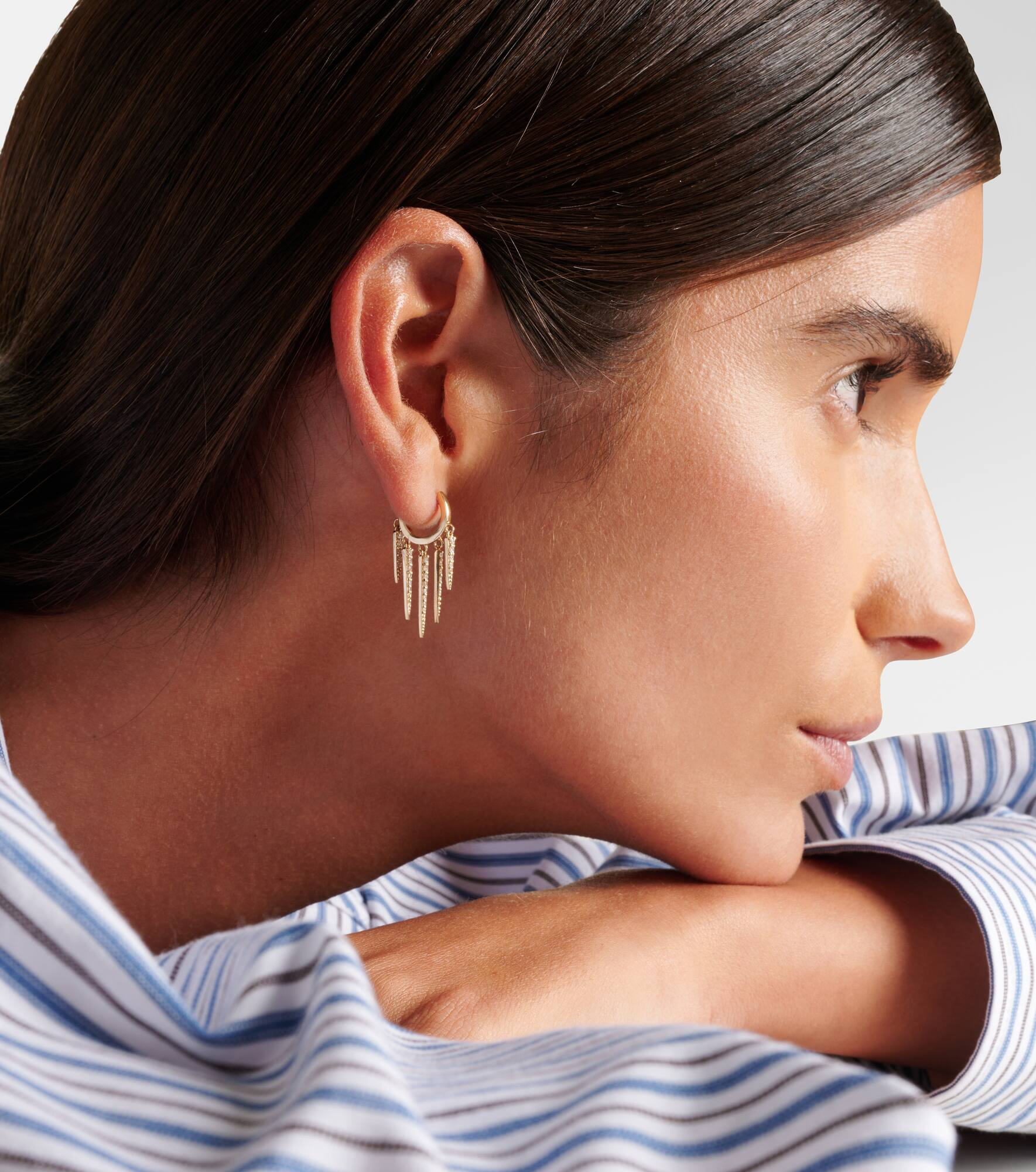 Fringe Huggie 14kt gold hoop earrings with diamonds - 3
