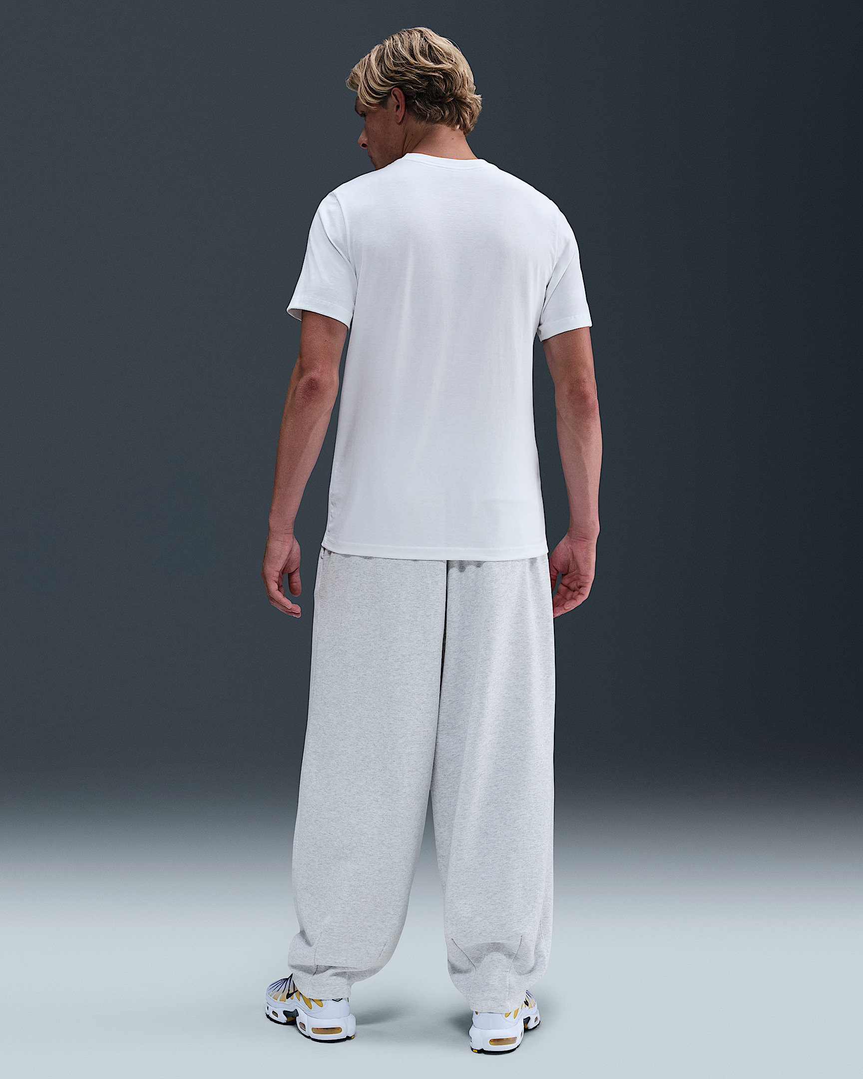 Nike Sportswear Men's T-Shirt - 5